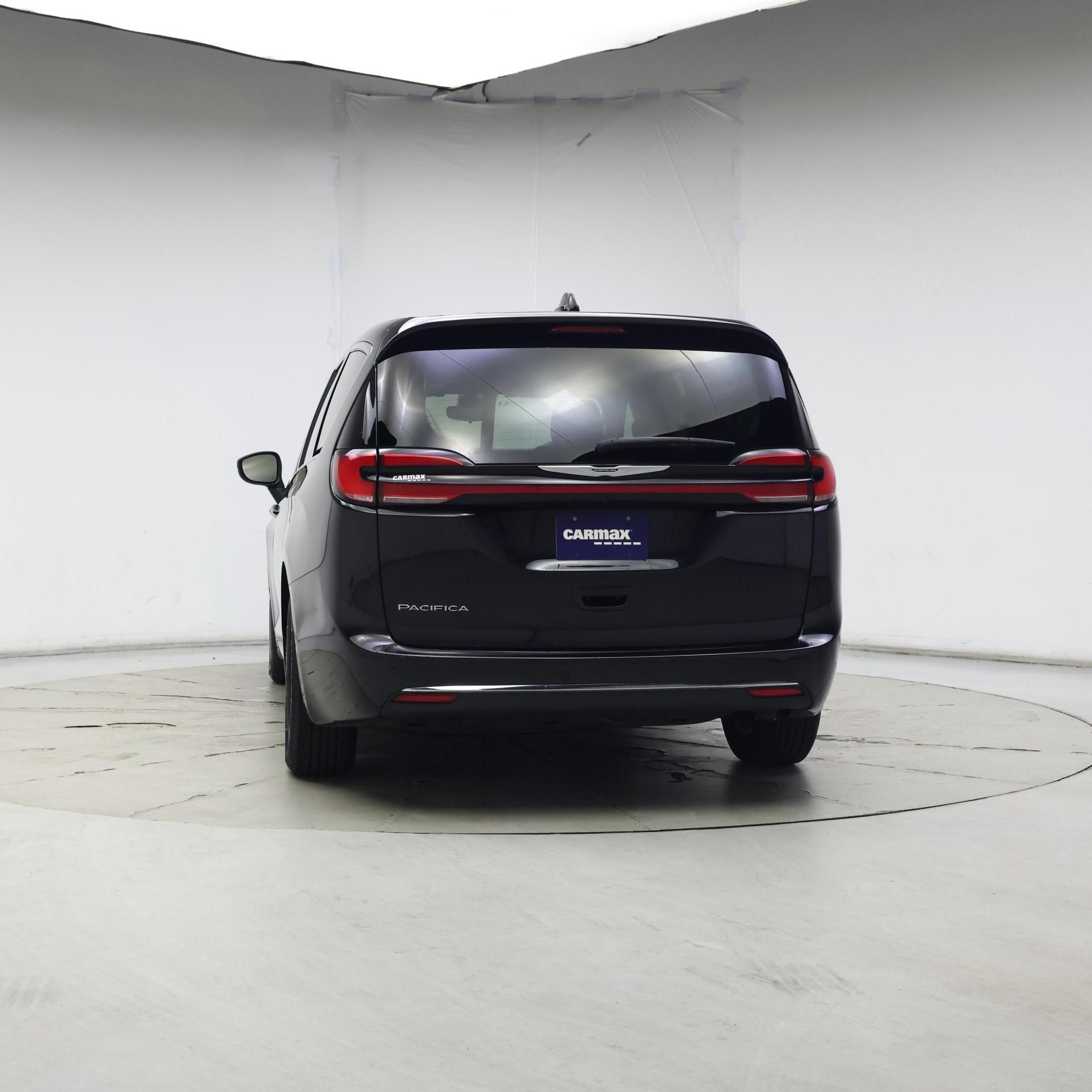 Thumbnail: 2023 Chrysler Pacifica - 6