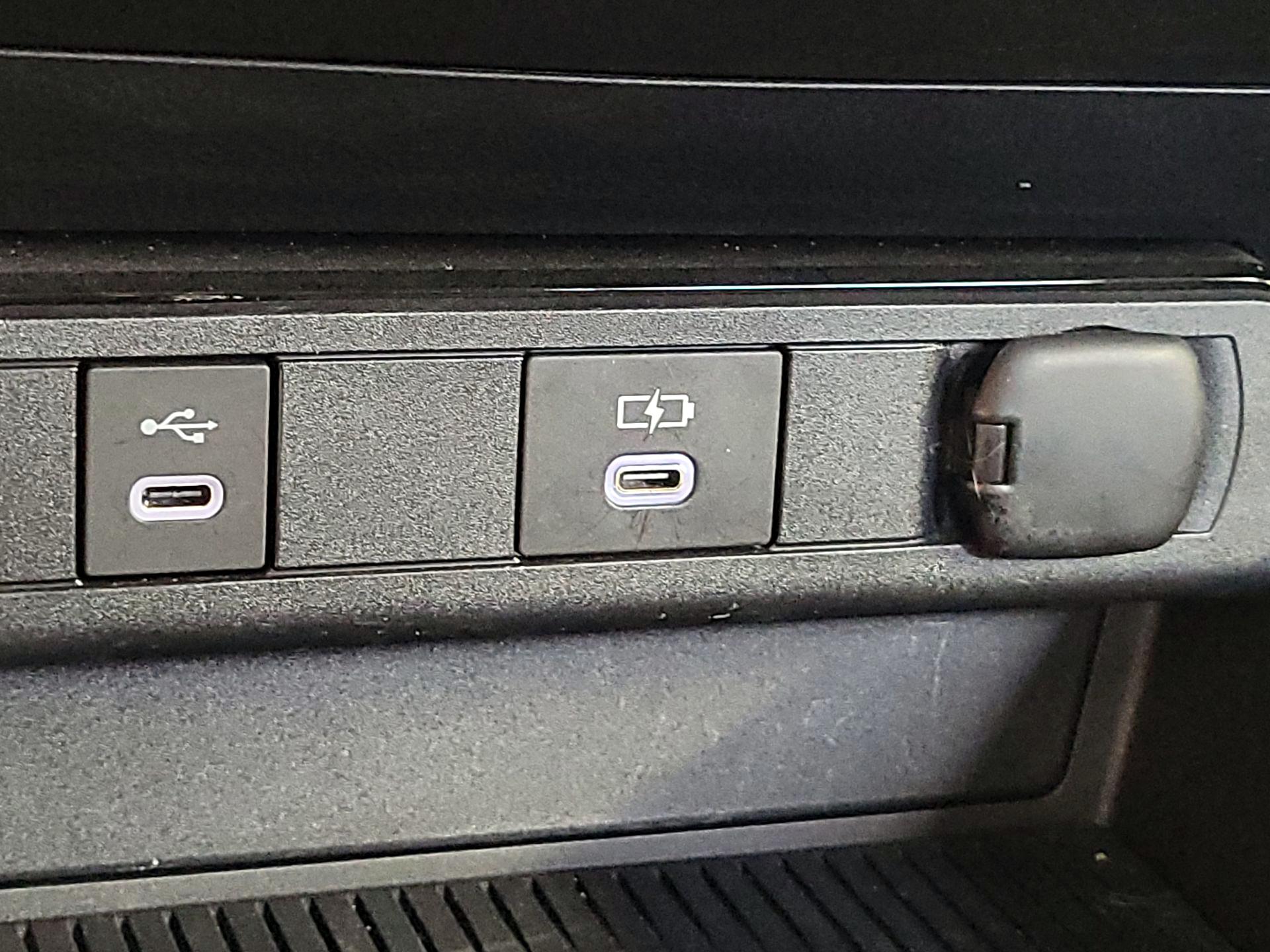 Thumbnail: 2023 Toyota Prius - 18