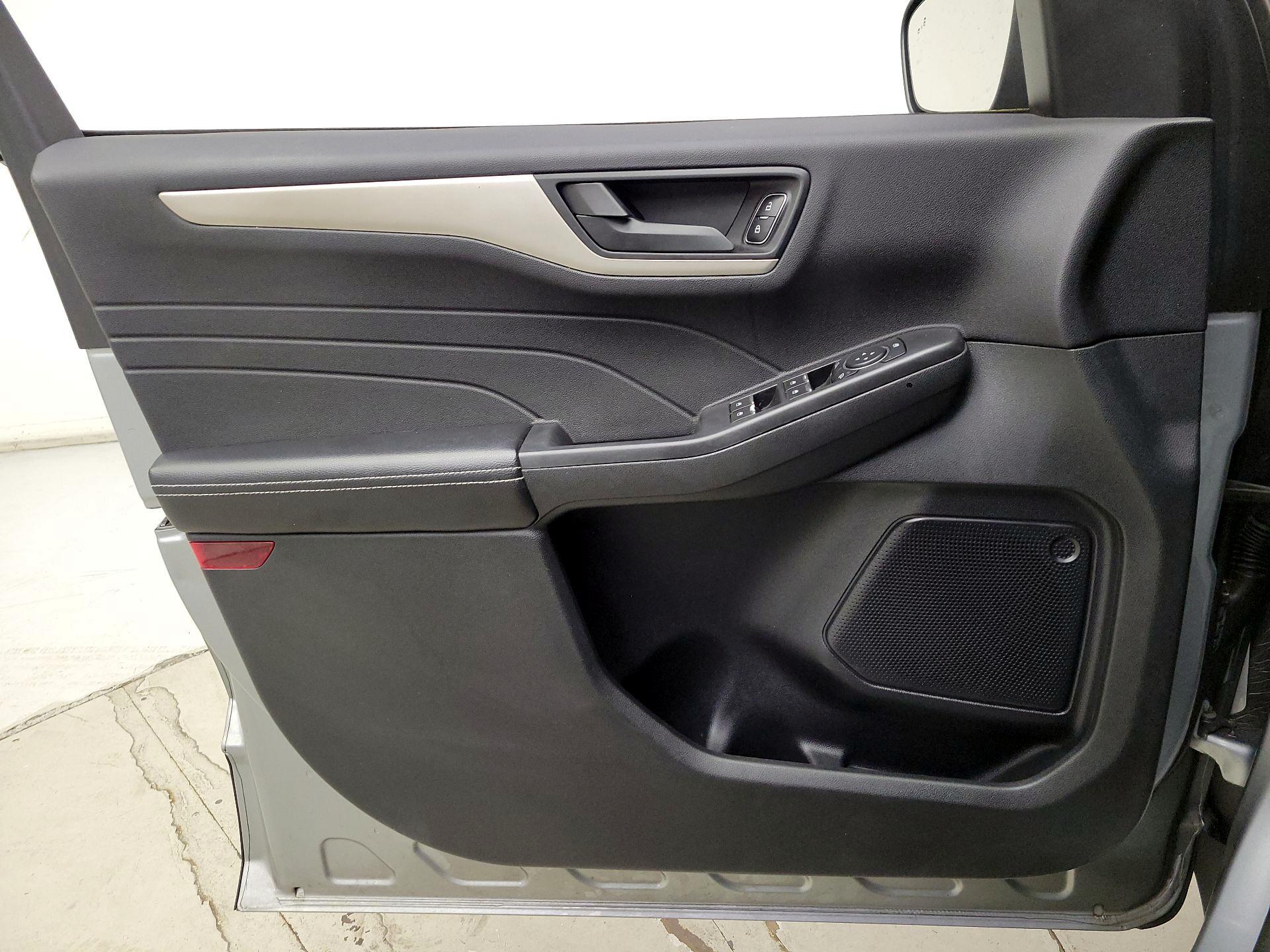 Thumbnail: 2022 Ford Escape - 12