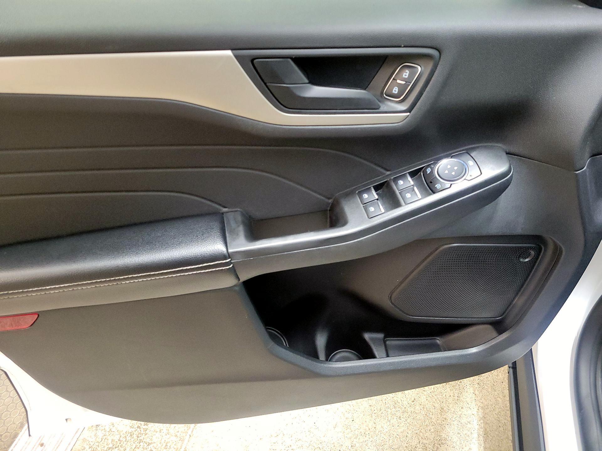 Thumbnail: 2022 Ford Escape - 12