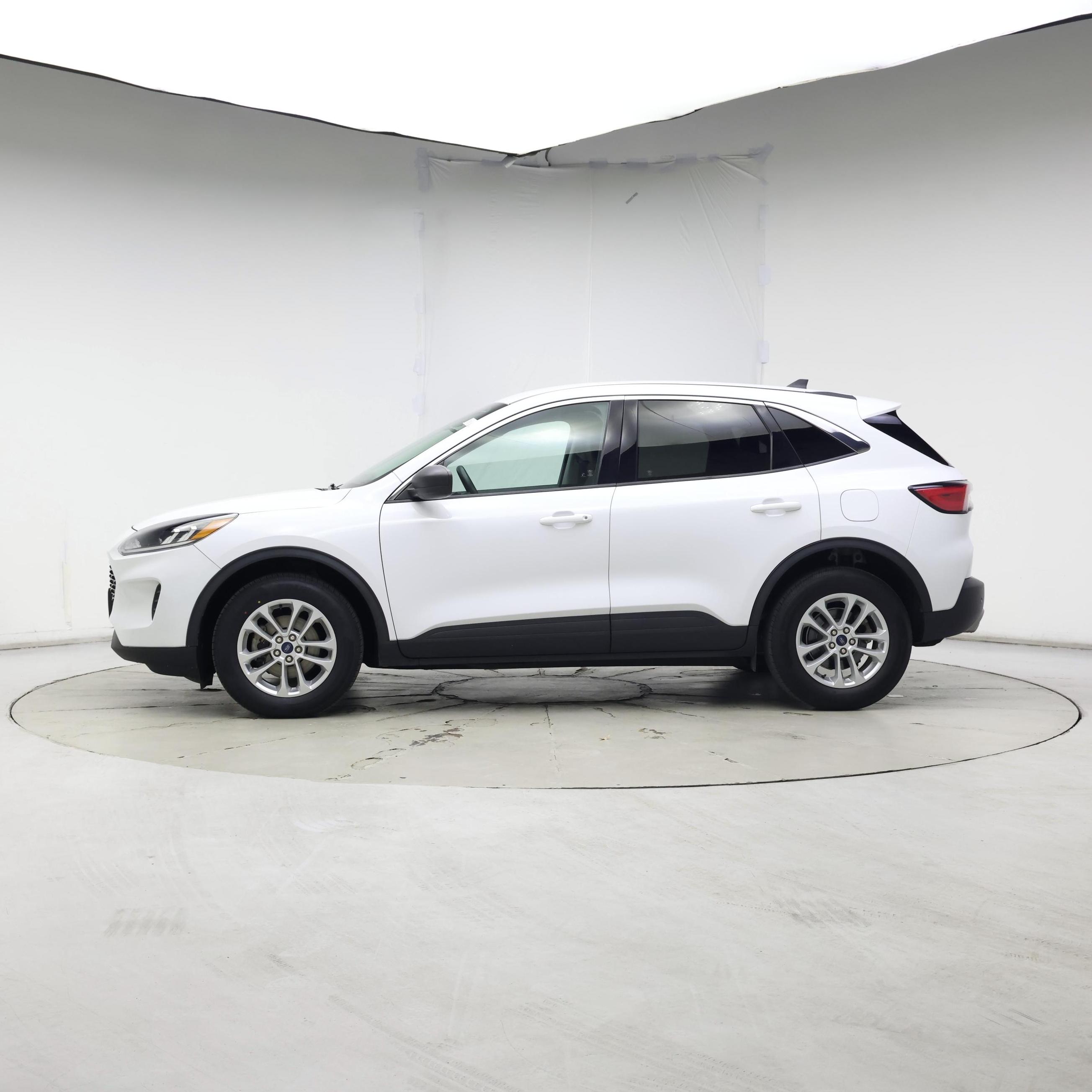 Thumbnail: 2022 Ford Escape - 3