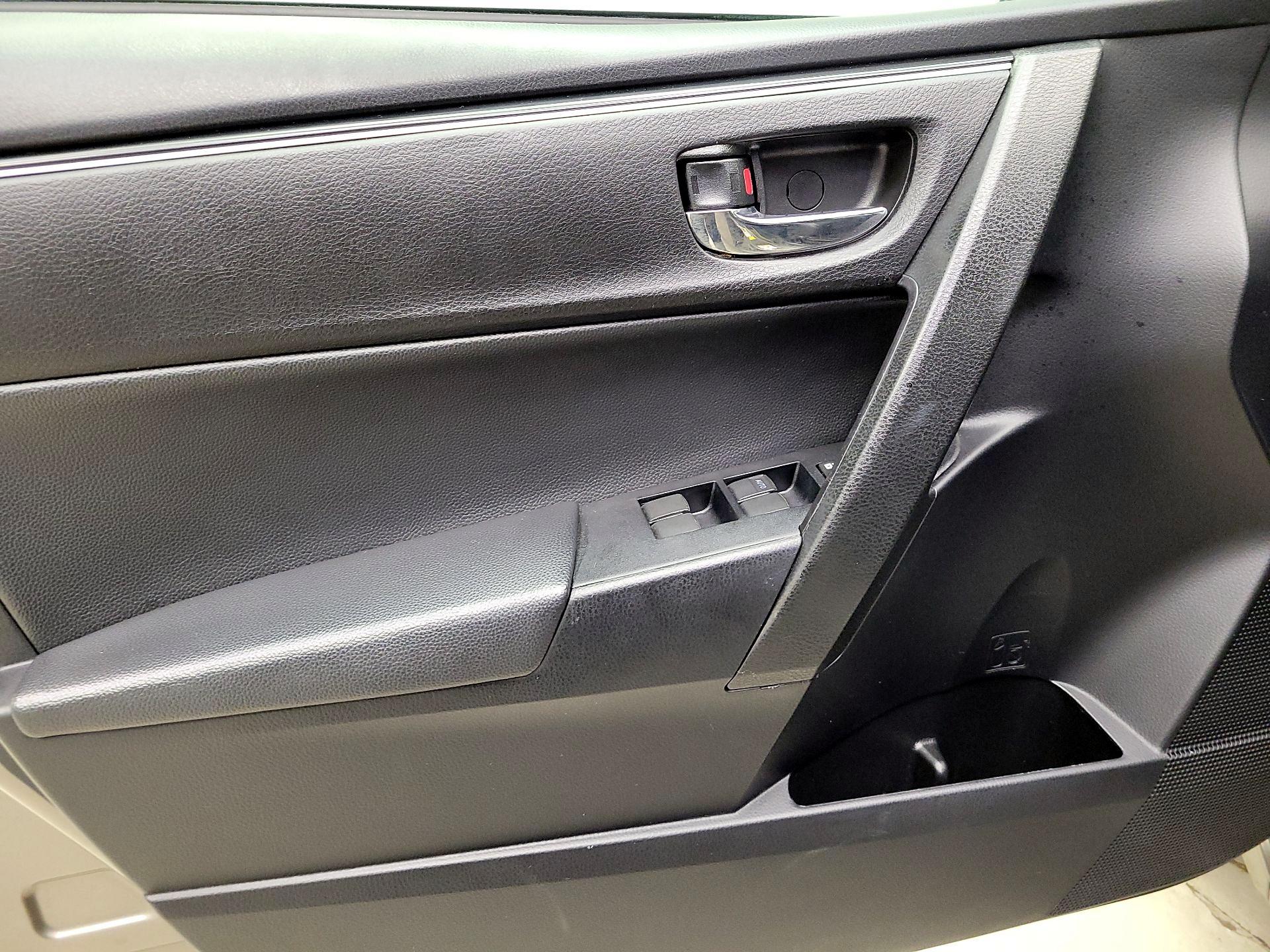 Thumbnail: 2017 Toyota Corolla - 12