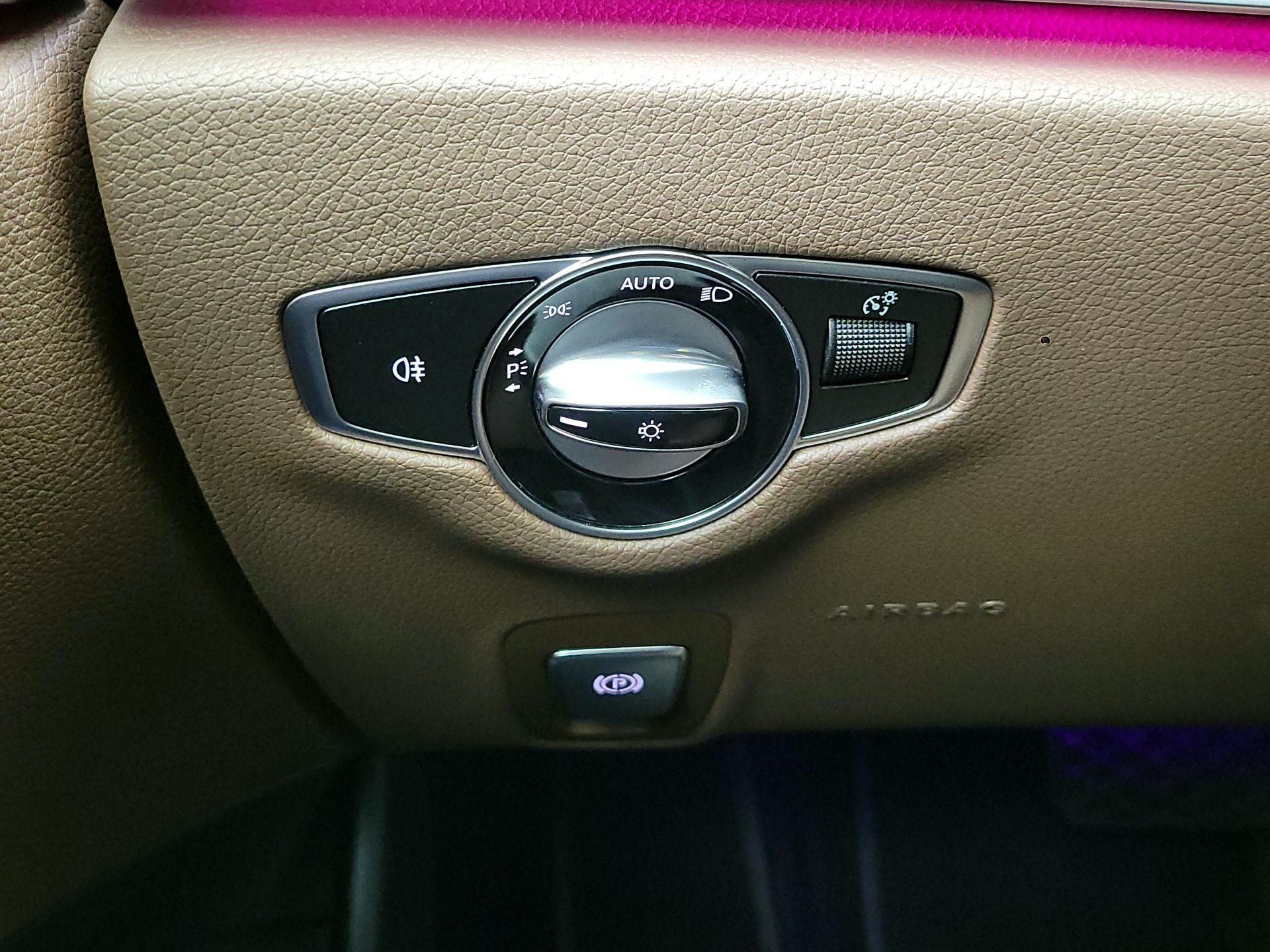 Thumbnail: 2020 Mercedes-Benz E-Class - 13