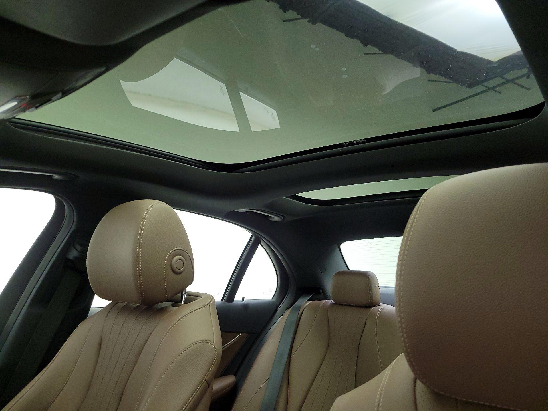 Thumbnail: 2020 Mercedes-Benz E-Class - 20