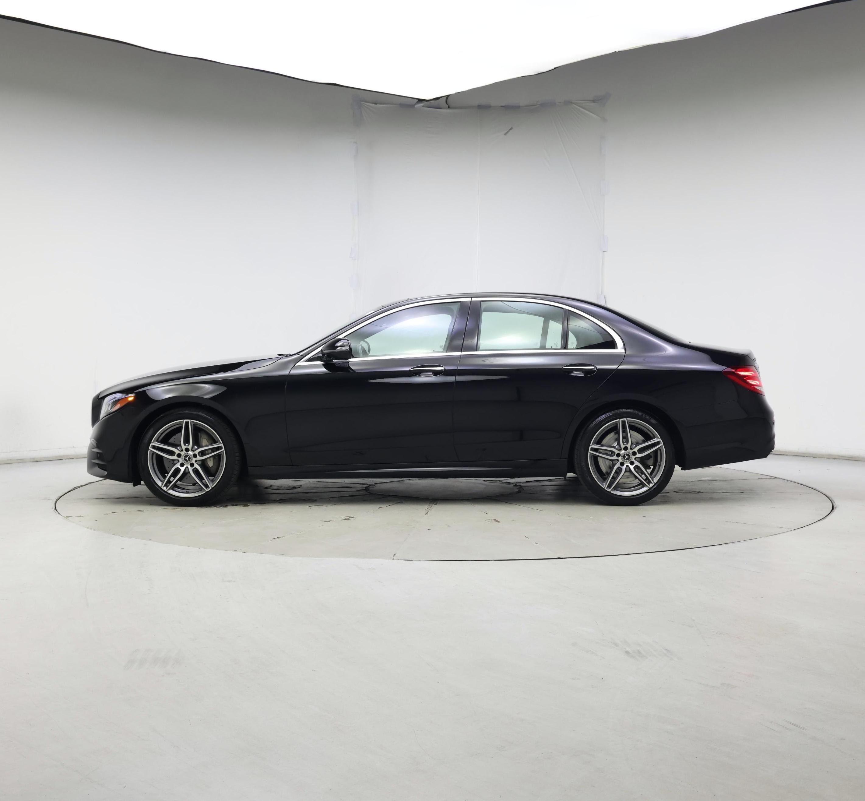 Thumbnail: 2020 Mercedes-Benz E-Class - 3