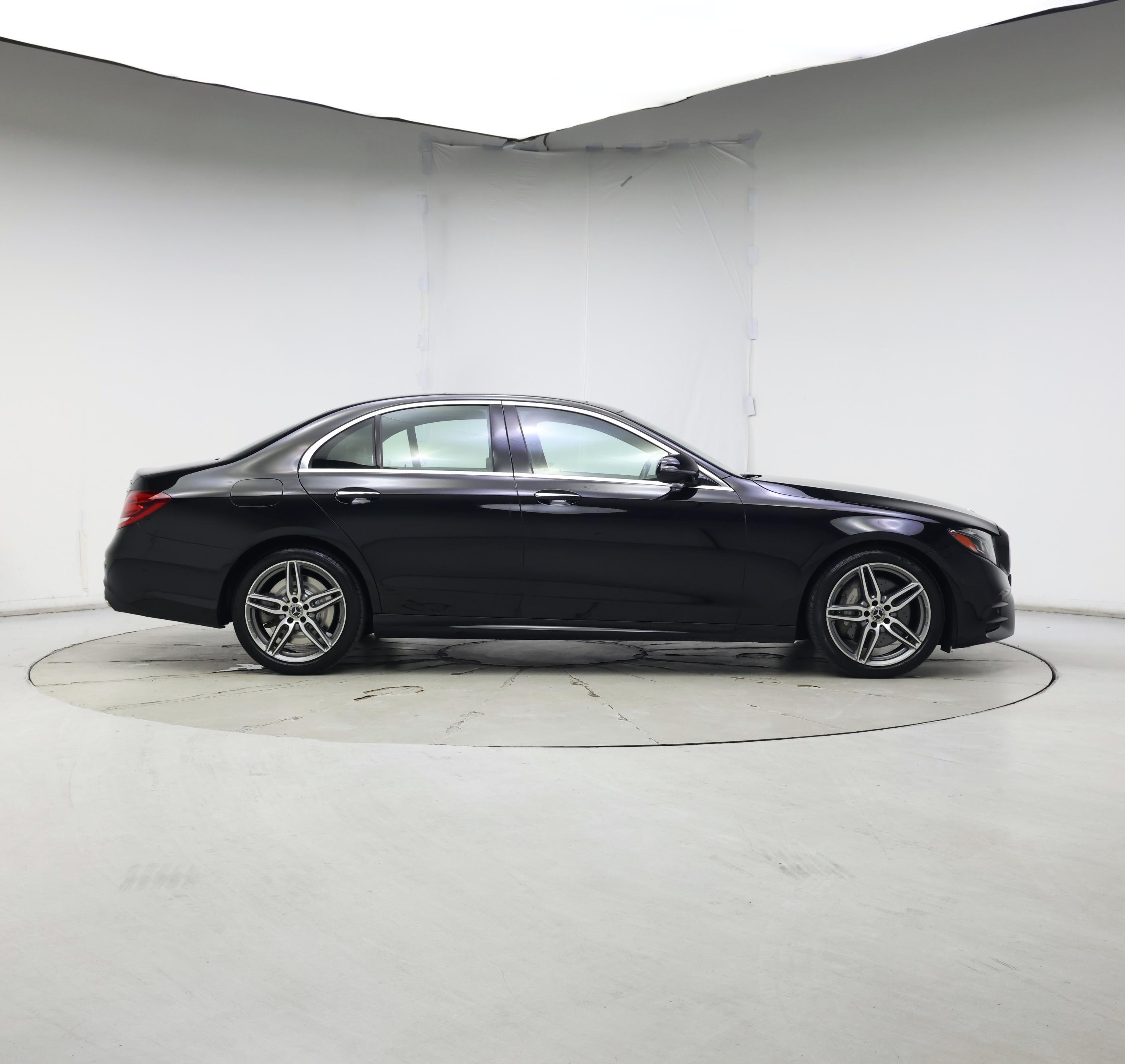 Thumbnail: 2020 Mercedes-Benz E-Class - 7