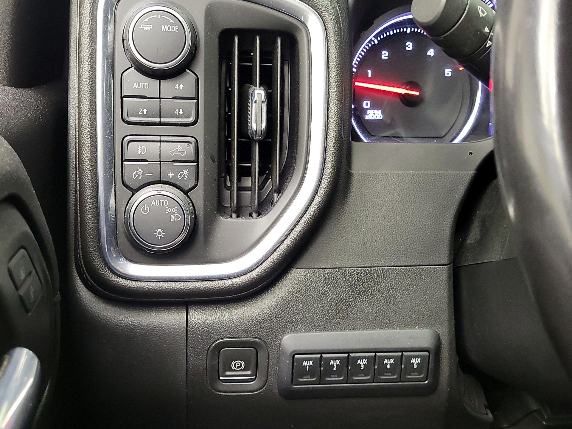 Thumbnail: 2023 Chevrolet Silverado 3500 - 13