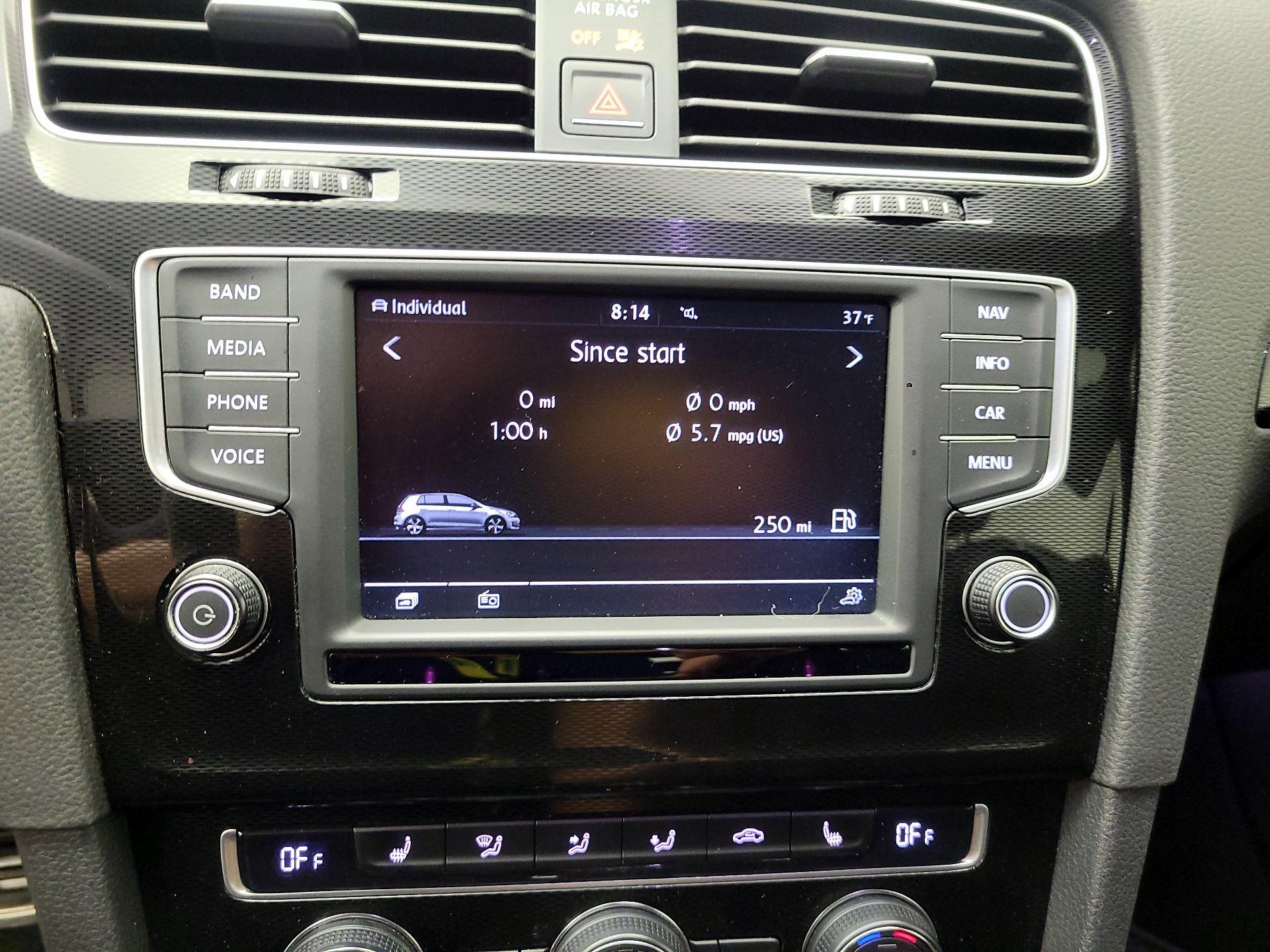 Thumbnail: 2016 Volkswagen Golf - 16