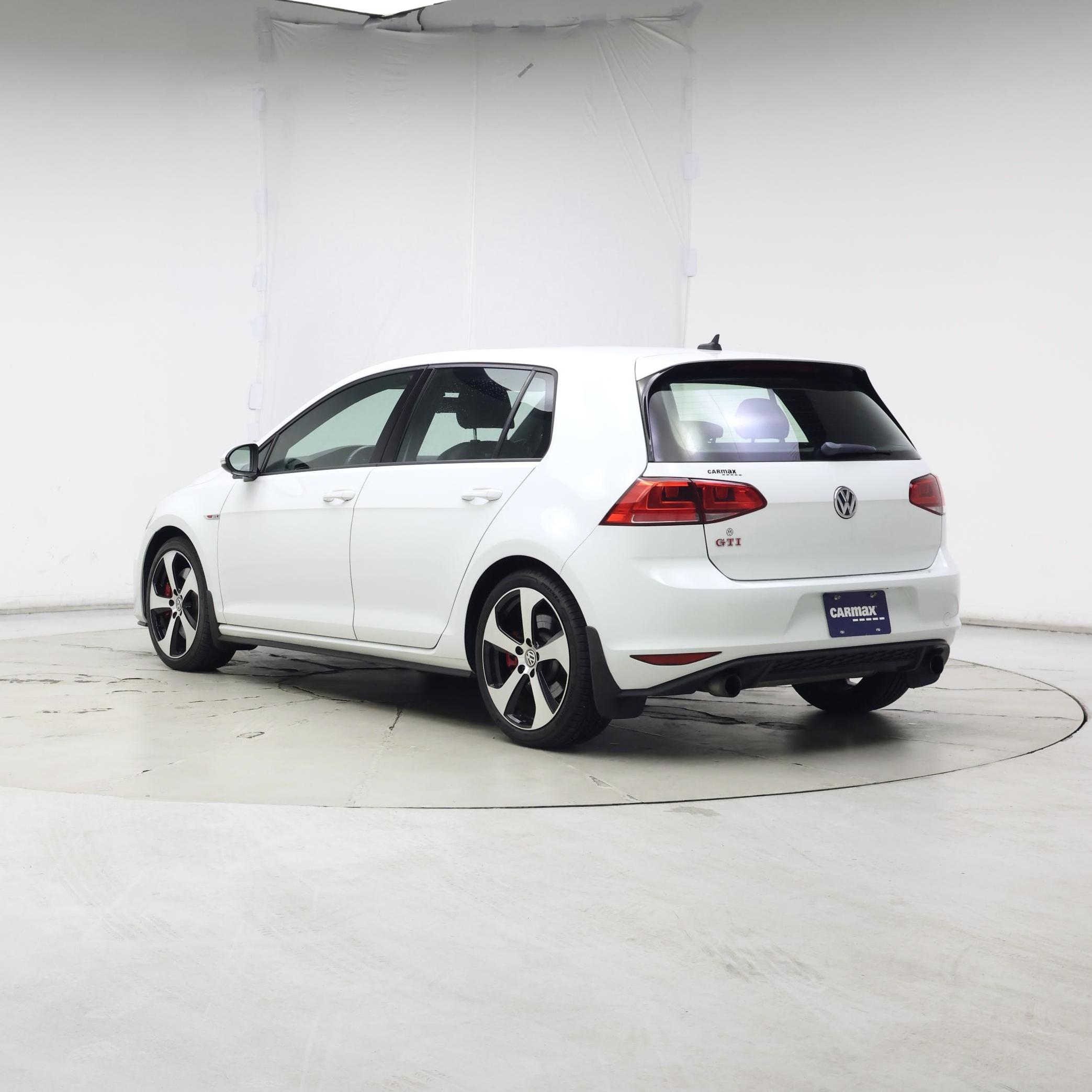 Thumbnail: 2016 Volkswagen Golf - 2