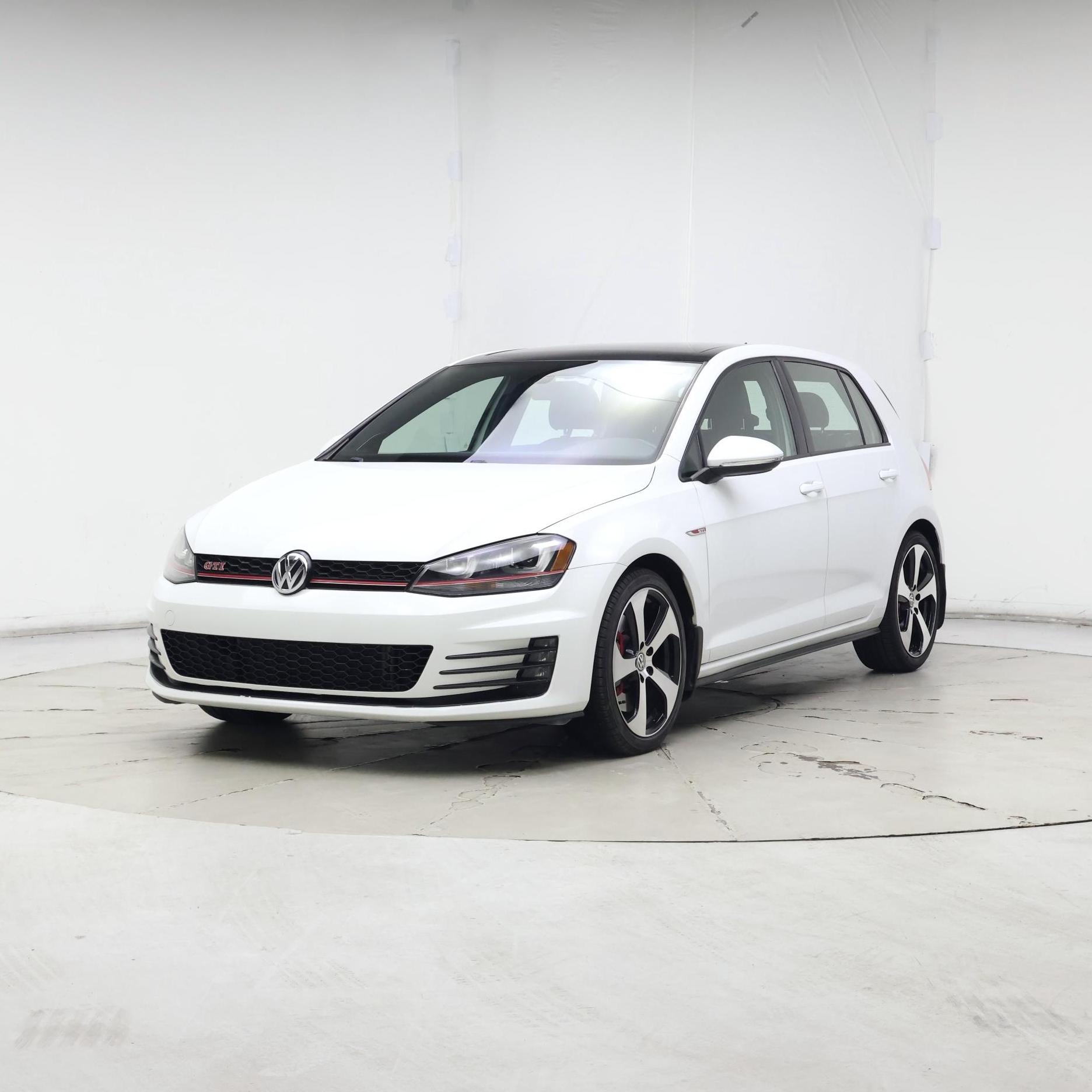 Thumbnail: 2016 Volkswagen Golf - 4