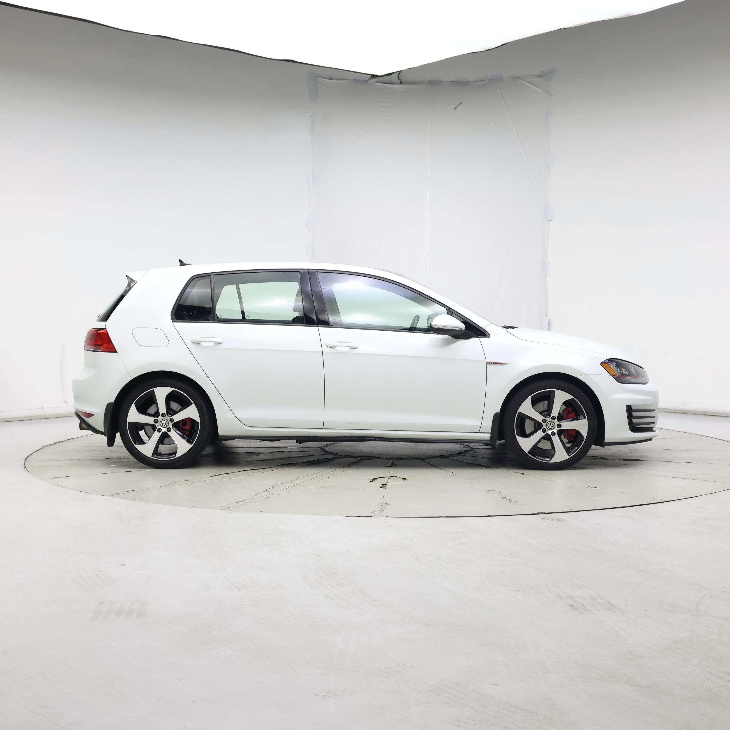 Thumbnail: 2016 Volkswagen Golf - 7