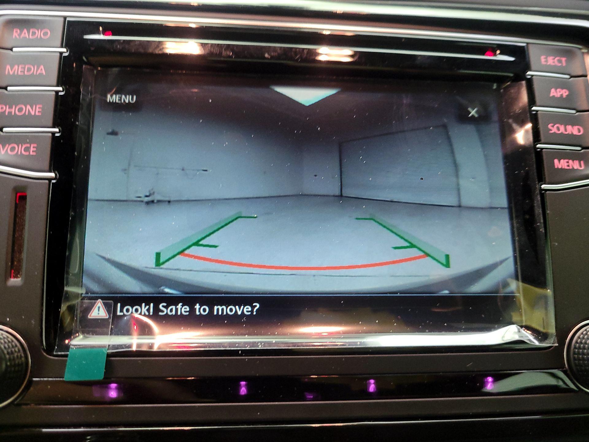 Thumbnail: 2018 Volkswagen Beetle - 14