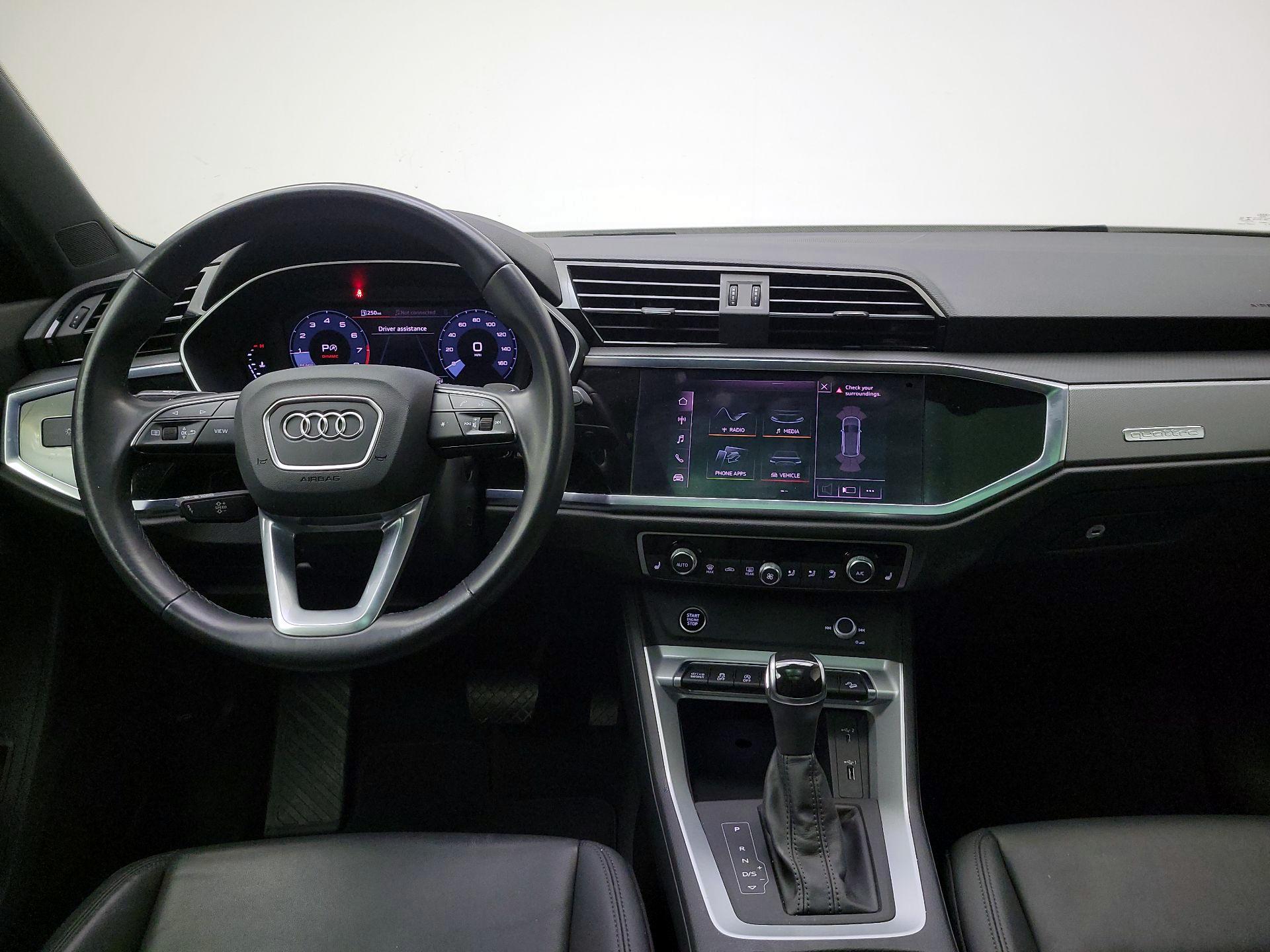 Thumbnail: 2021 Audi Q3 - 9