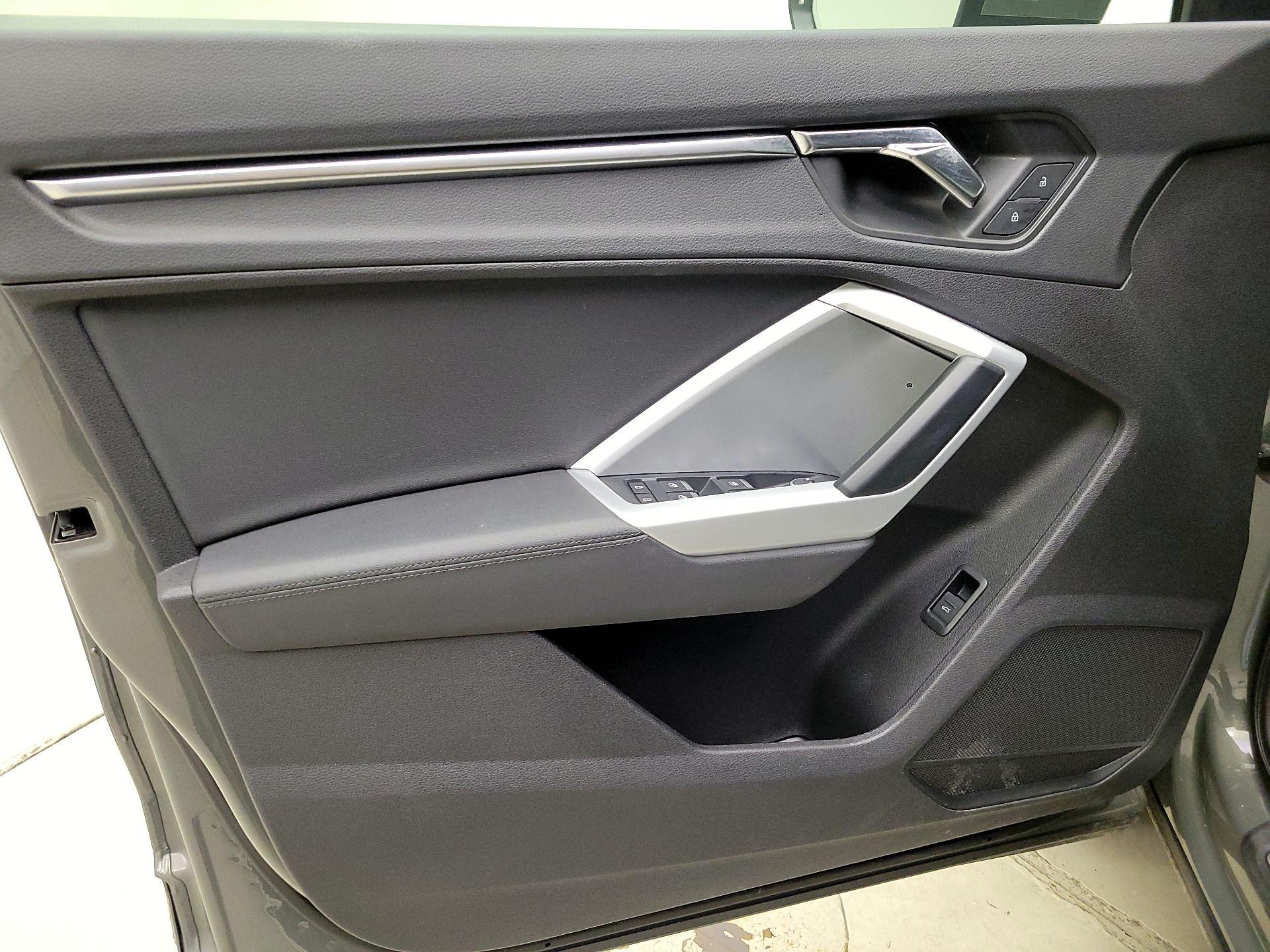 Thumbnail: 2021 Audi Q3 - 12