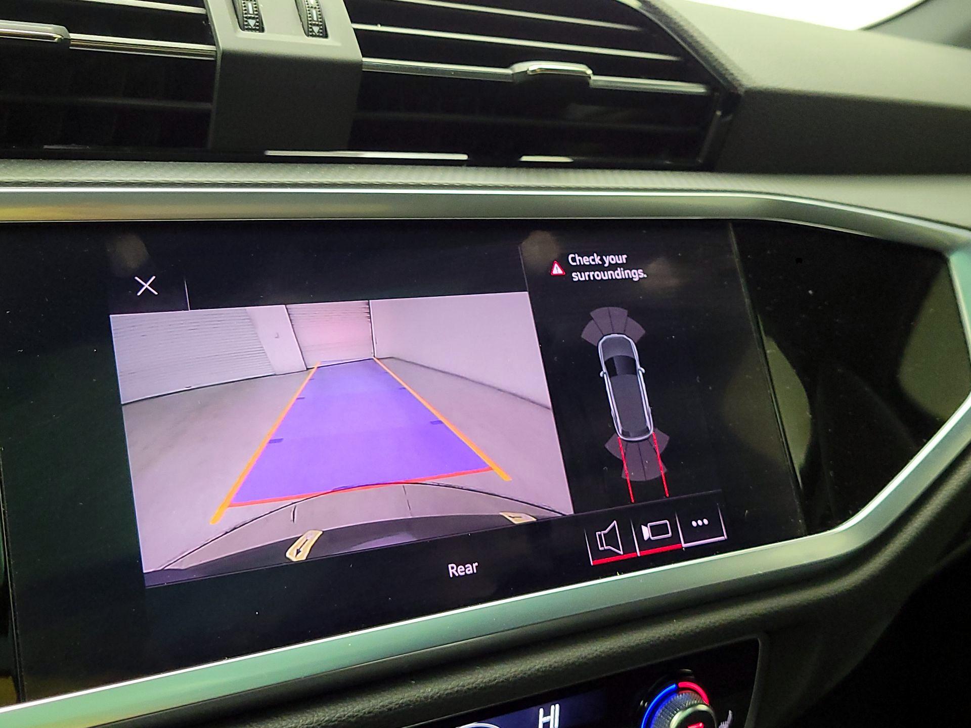 Thumbnail: 2021 Audi Q3 - 14