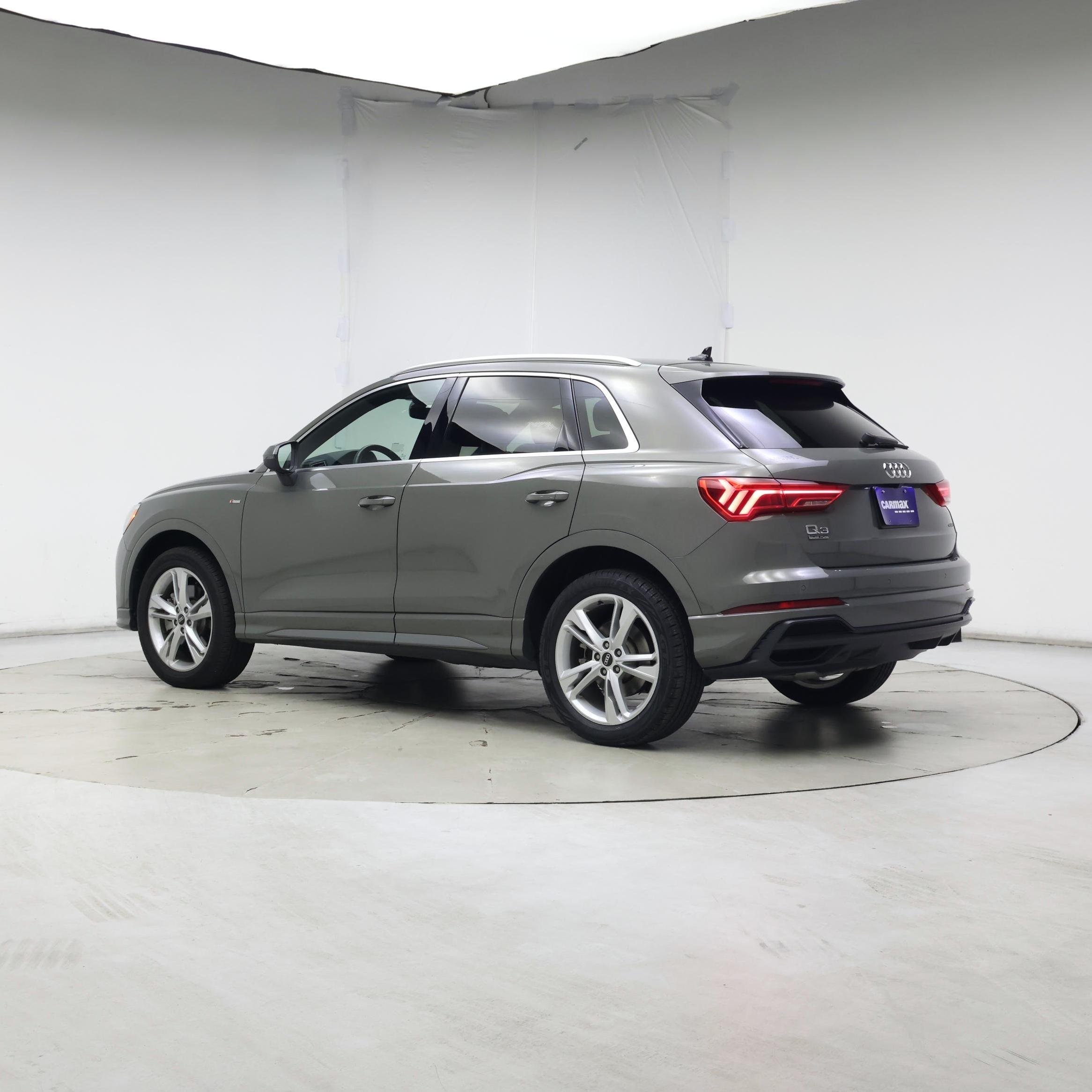 Thumbnail: 2021 Audi Q3 - 2