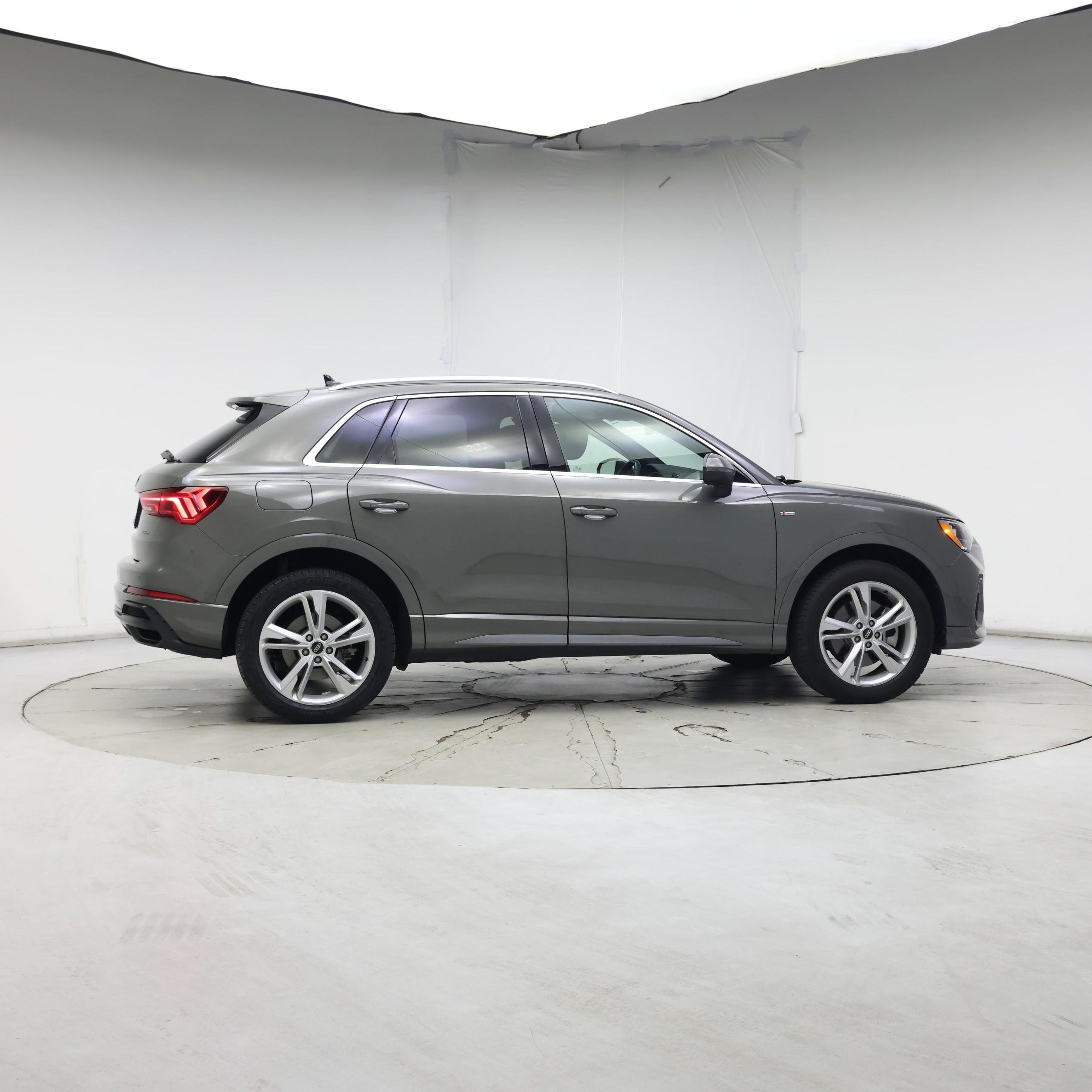 Thumbnail: 2021 Audi Q3 - 7