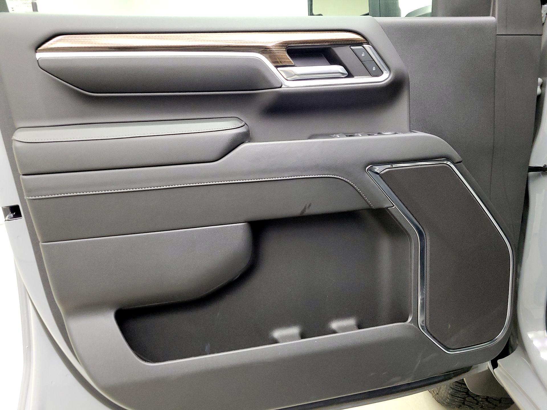 Thumbnail: 2024 Chevrolet Silverado 2500 - 12