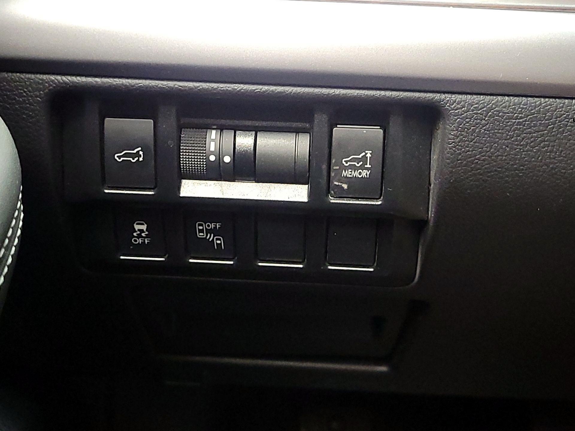 Thumbnail: 2016 Subaru Outback - 13