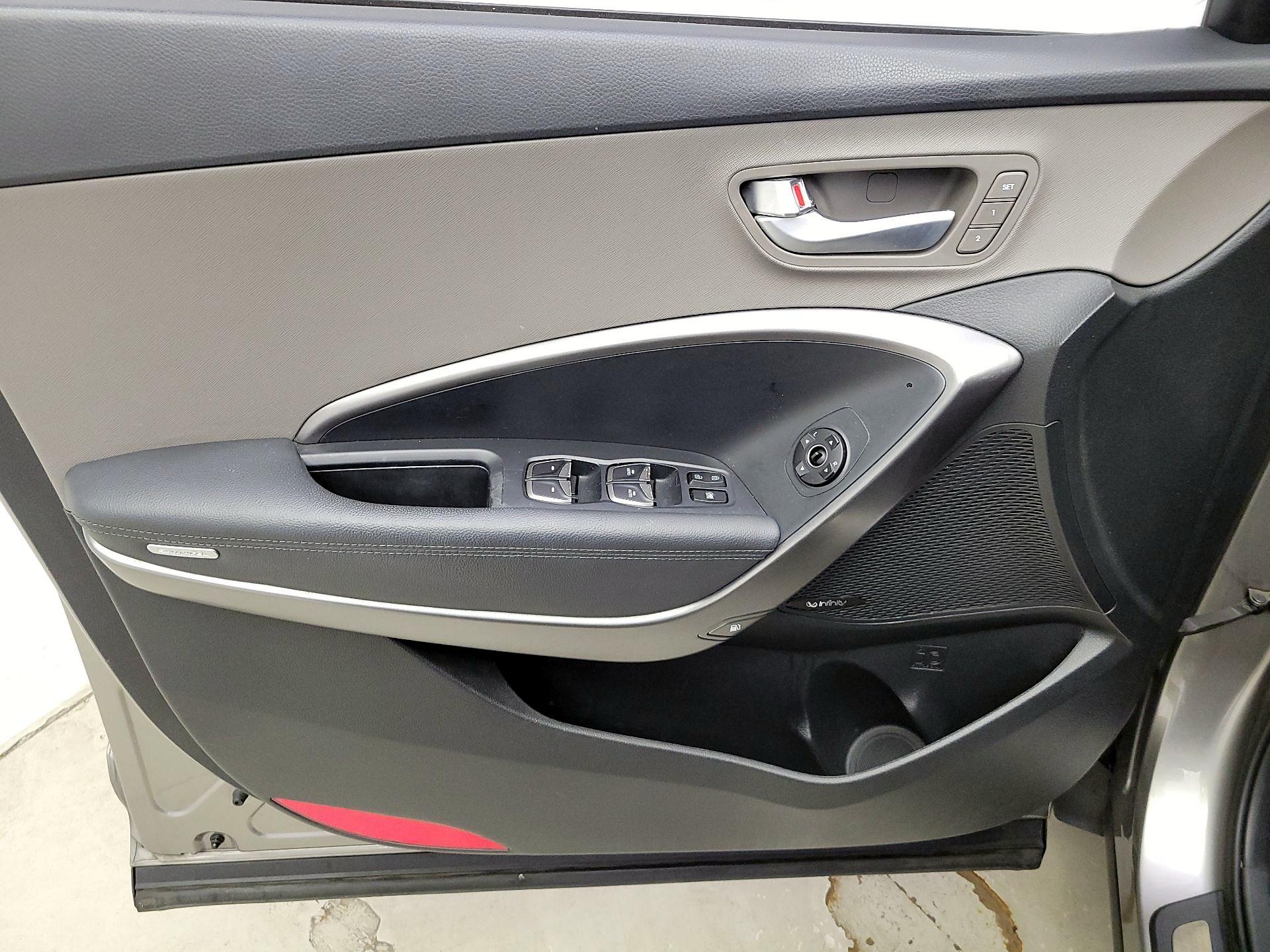 Thumbnail: 2018 Hyundai Santa Fe - 12