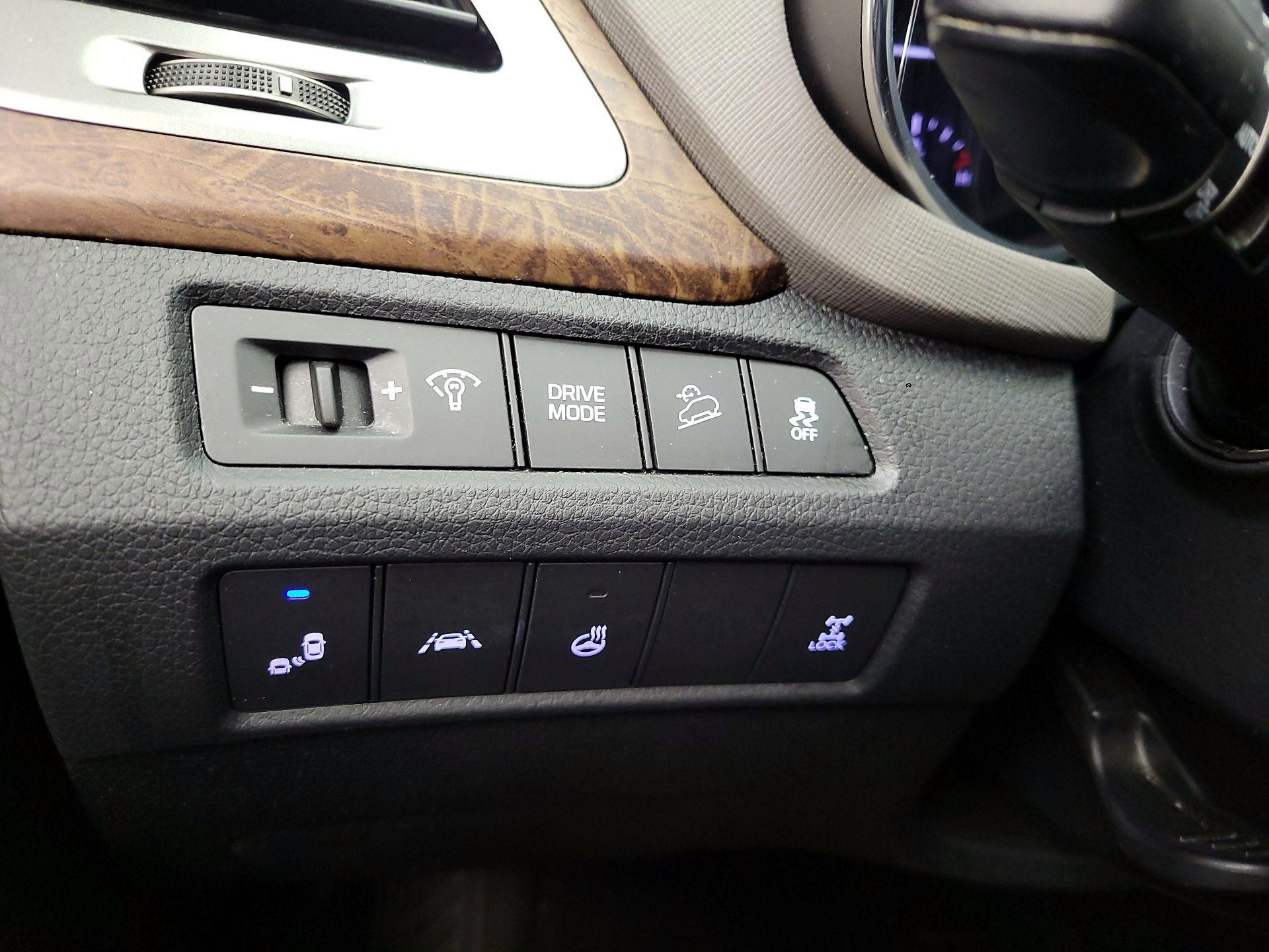 Thumbnail: 2018 Hyundai Santa Fe - 13