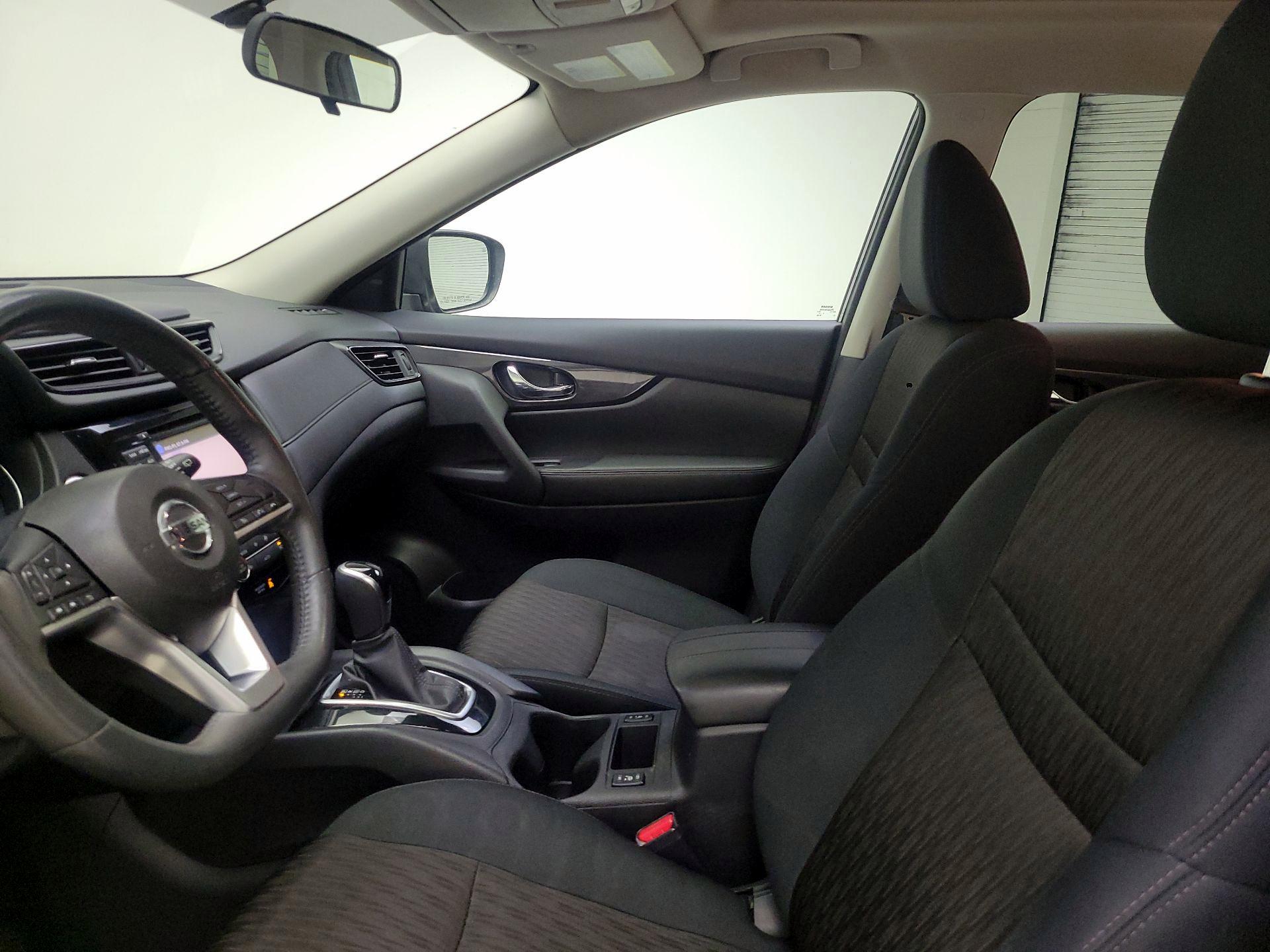 Thumbnail: 2017 Nissan Rogue - 11