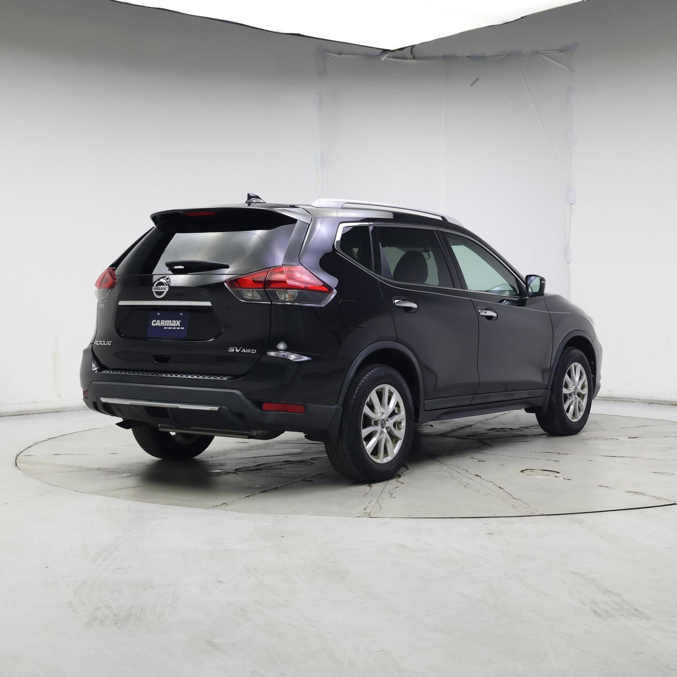 Thumbnail: 2017 Nissan Rogue - 8