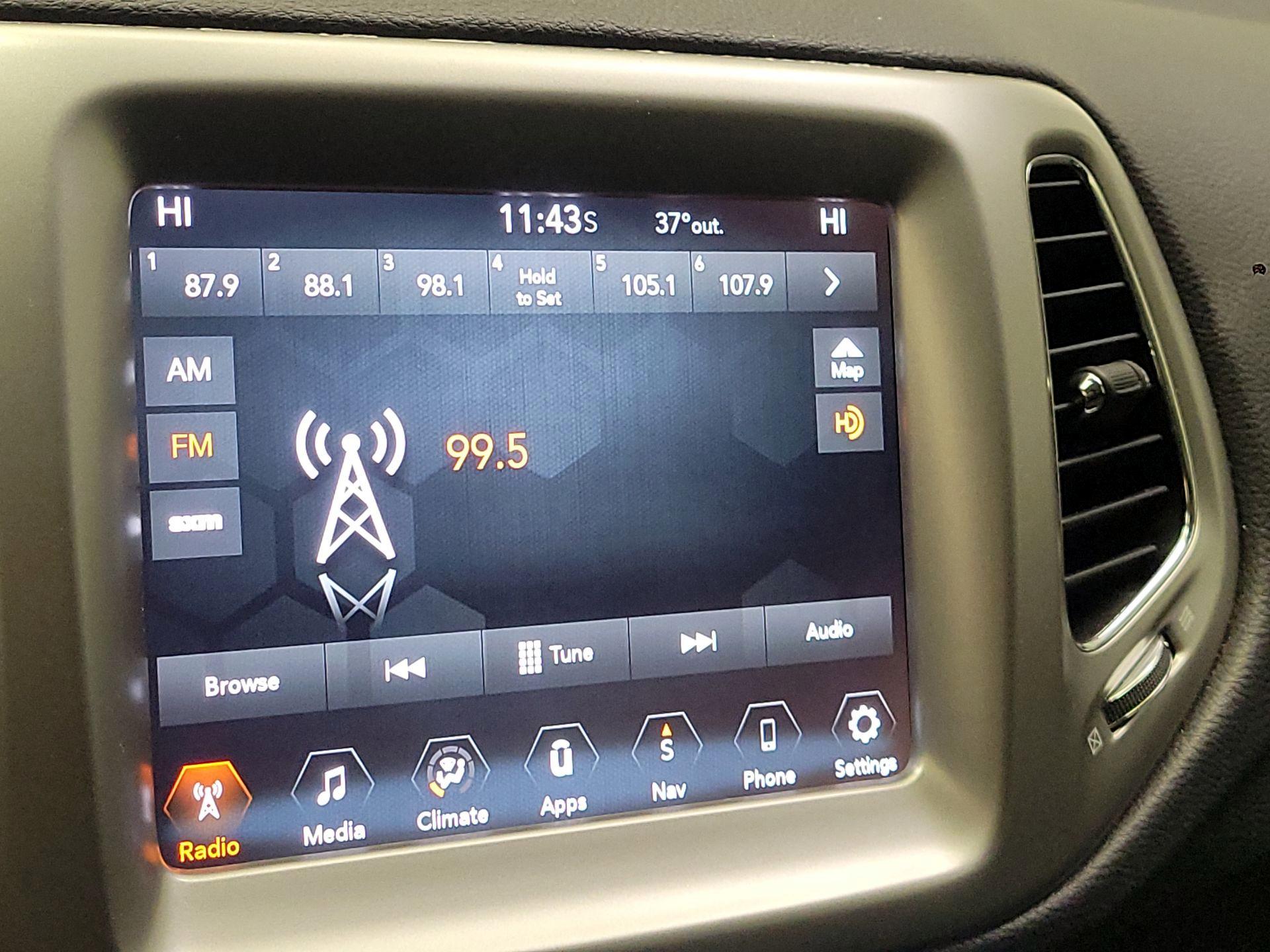 Thumbnail: 2017 Jeep Compass - 16