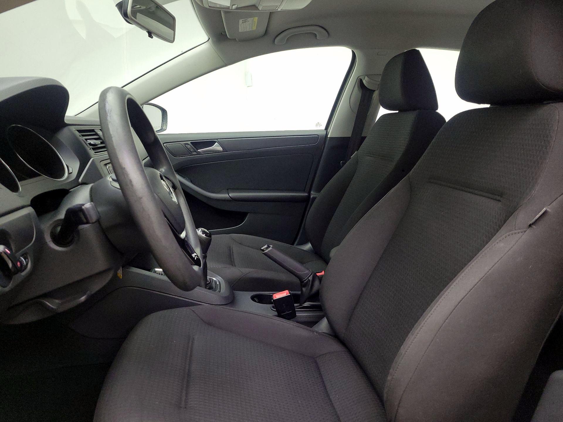 Thumbnail: 2016 Volkswagen Jetta - 11