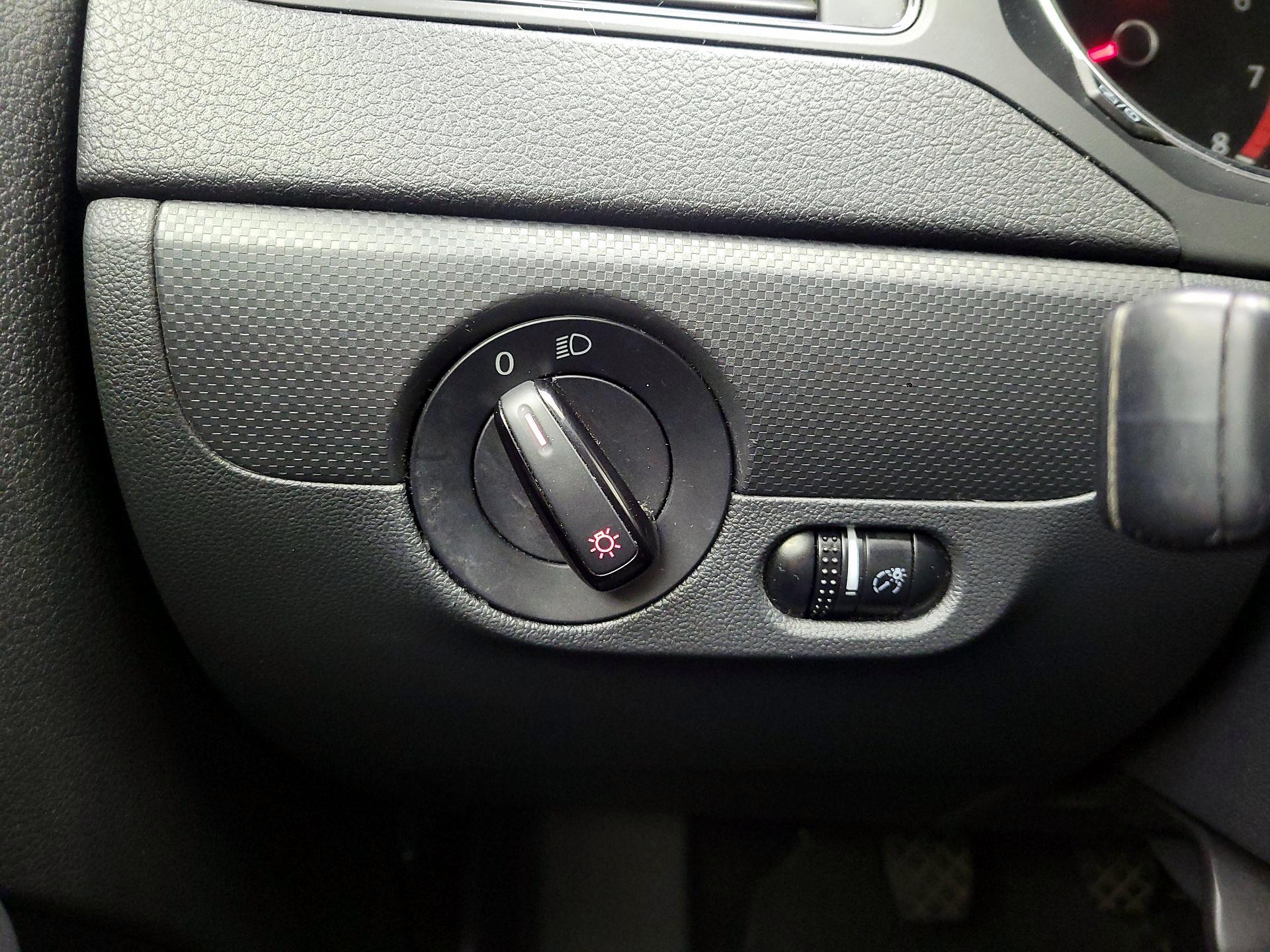 Thumbnail: 2016 Volkswagen Jetta - 13