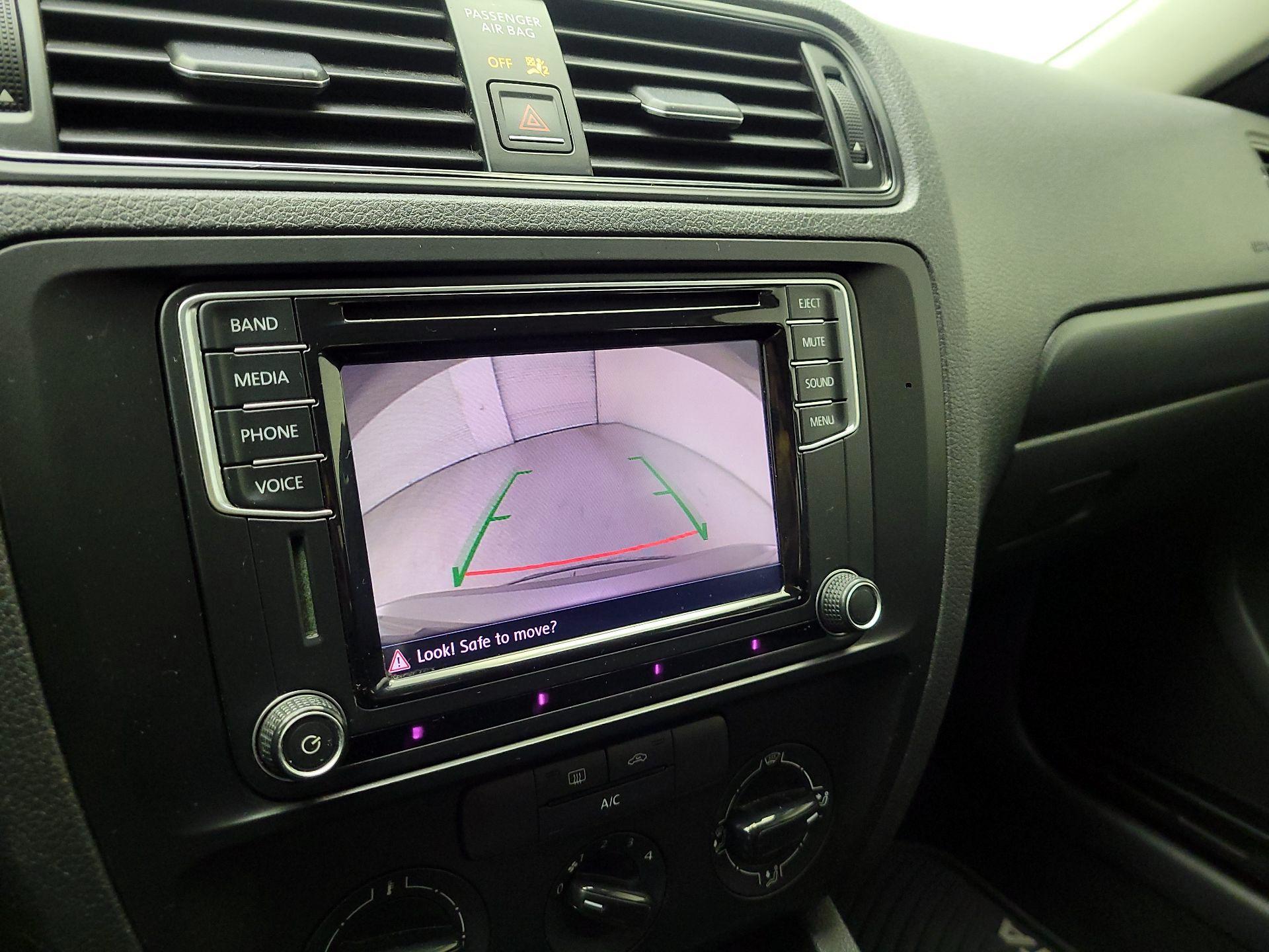 Thumbnail: 2016 Volkswagen Jetta - 14