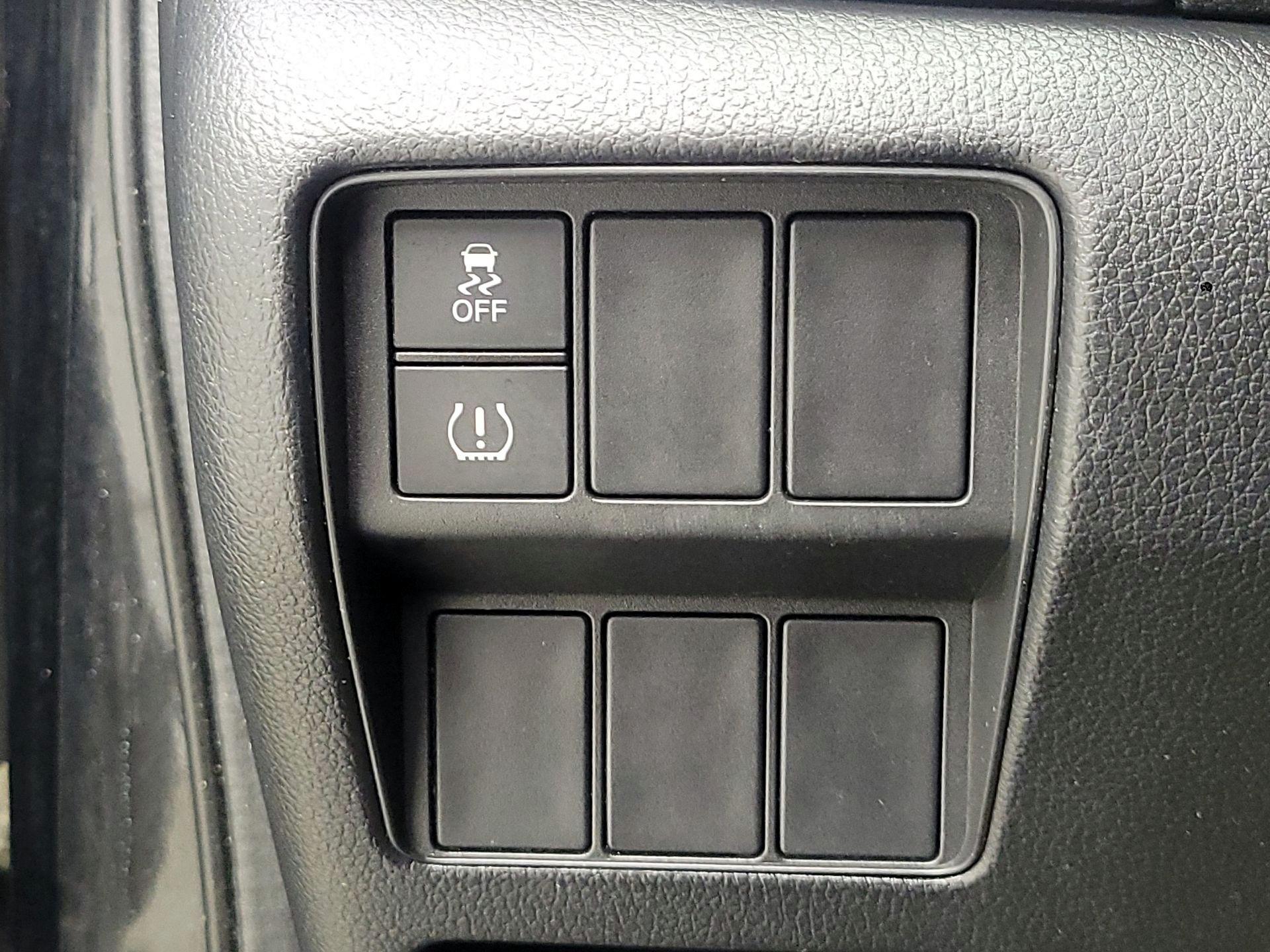 Thumbnail: 2017 Honda CR-V - 13