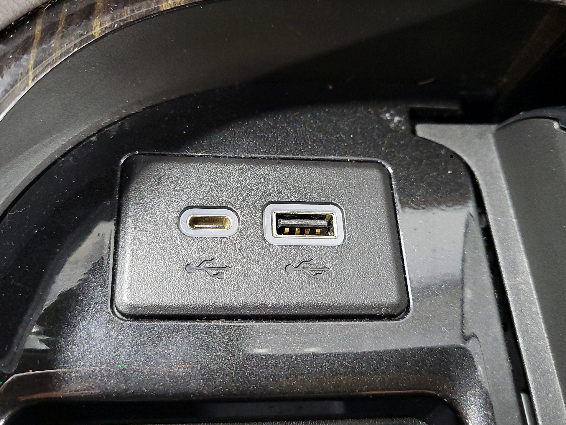 Thumbnail: 2021 Cadillac Escalade - 19