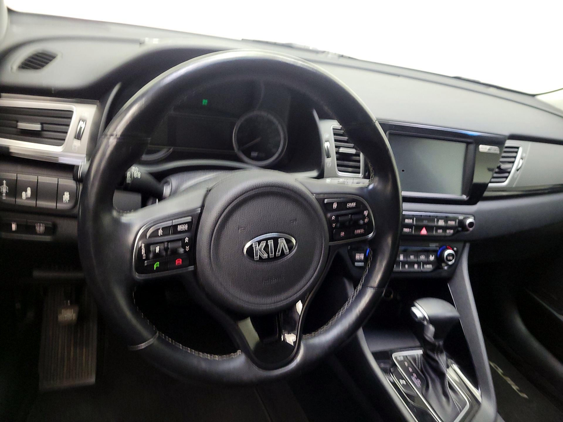 Thumbnail: 2017 Kia Niro - 10