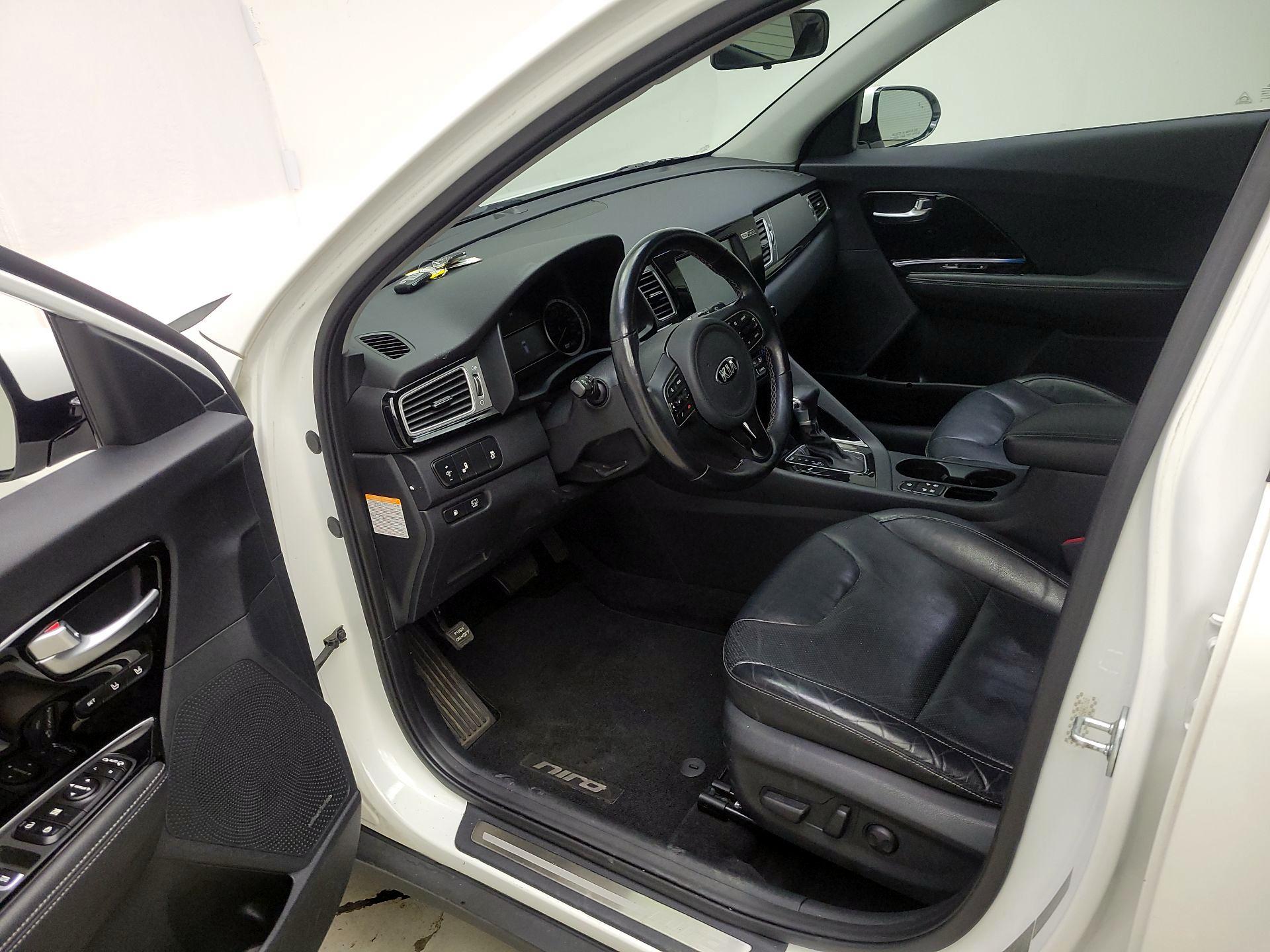 Thumbnail: 2017 Kia Niro - 11