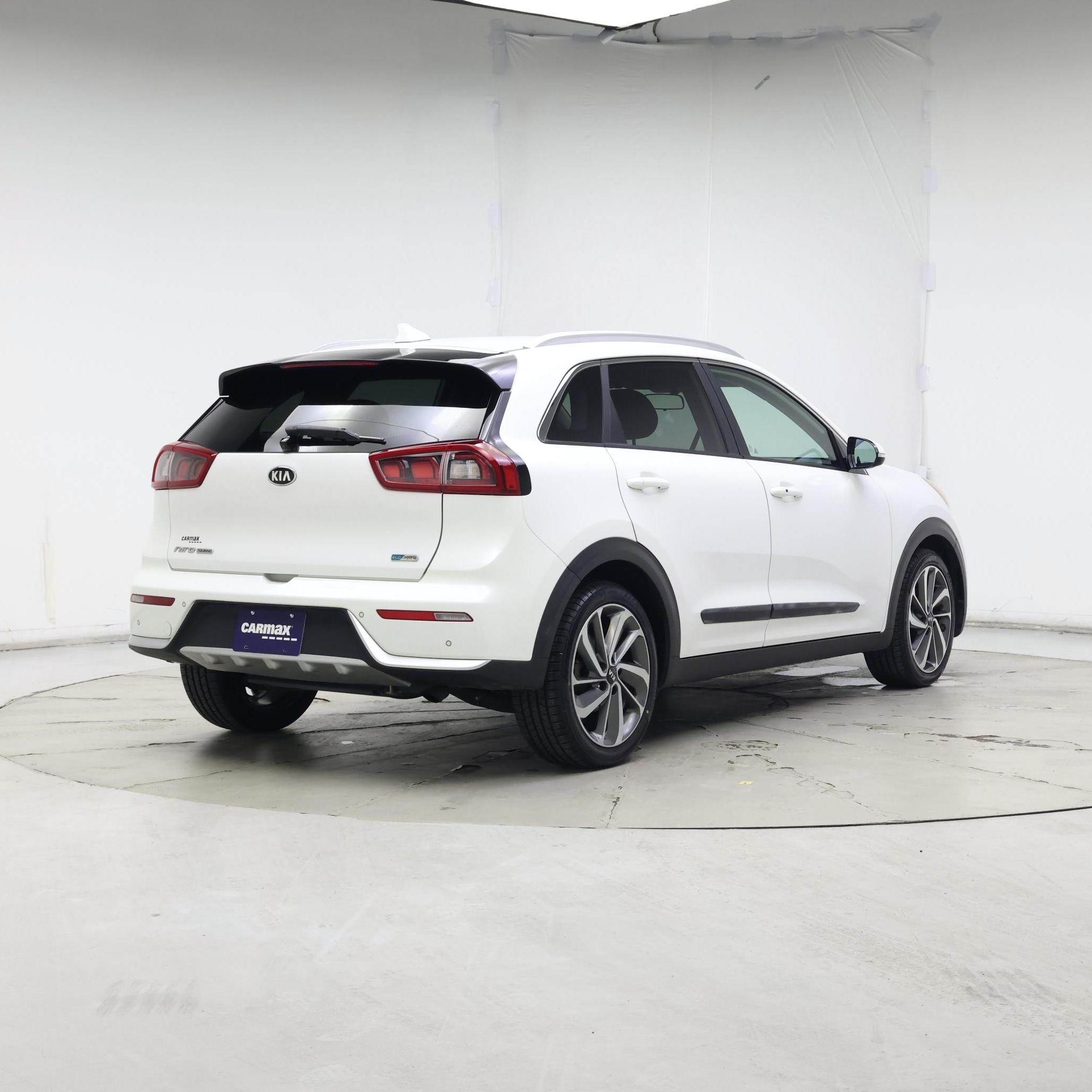 Thumbnail: 2017 Kia Niro - 8