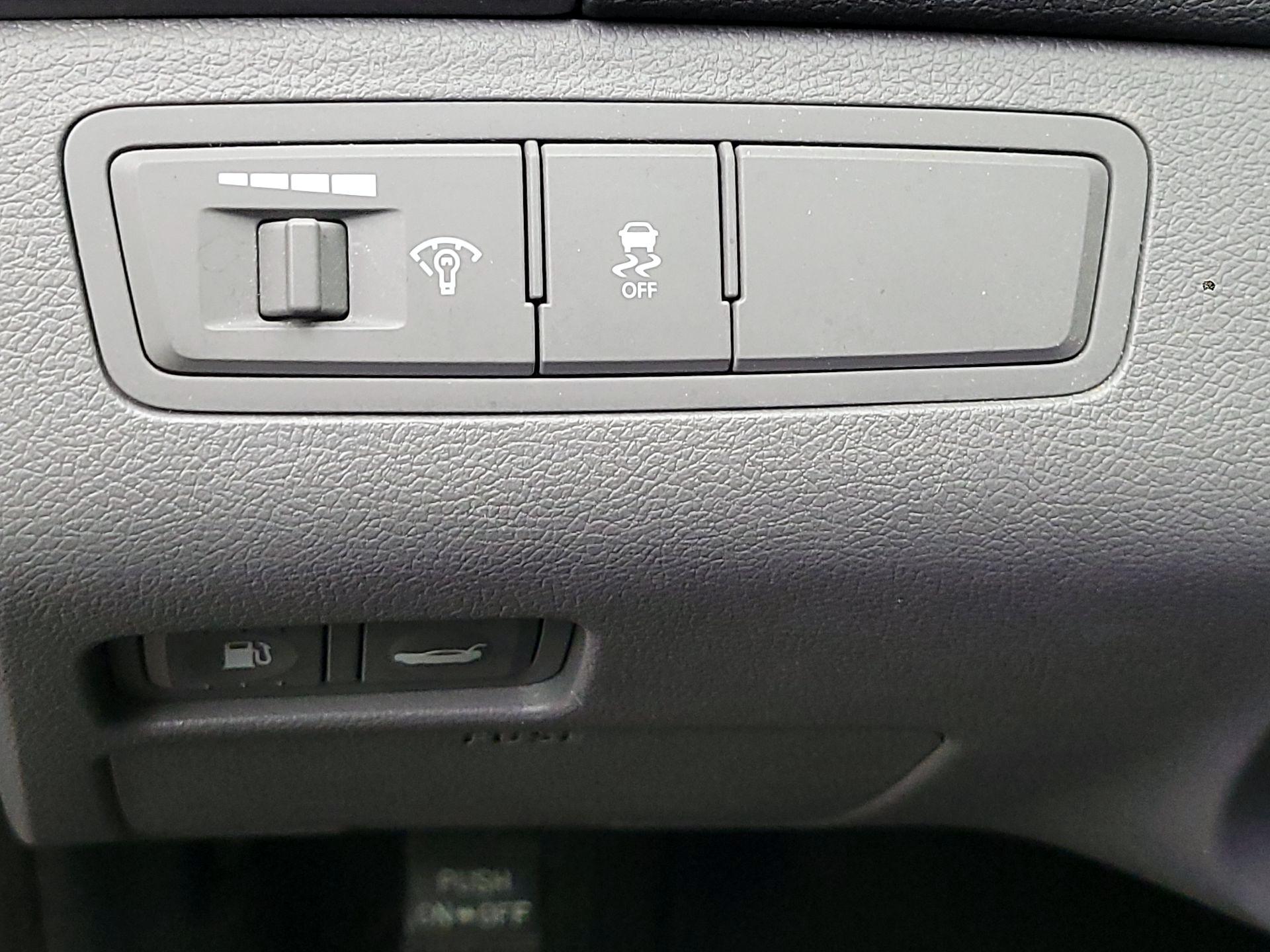 Thumbnail: 2015 Hyundai Sonata - 13