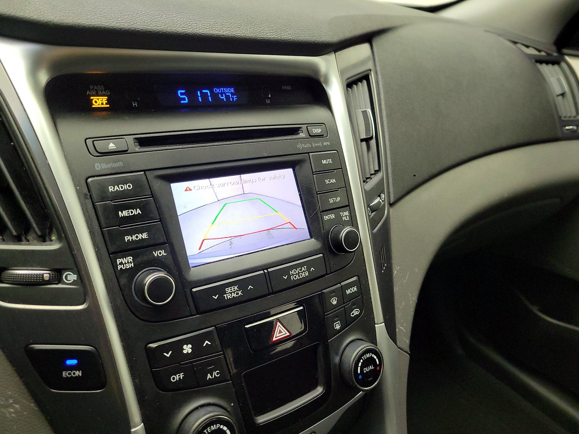 Thumbnail: 2015 Hyundai Sonata - 14