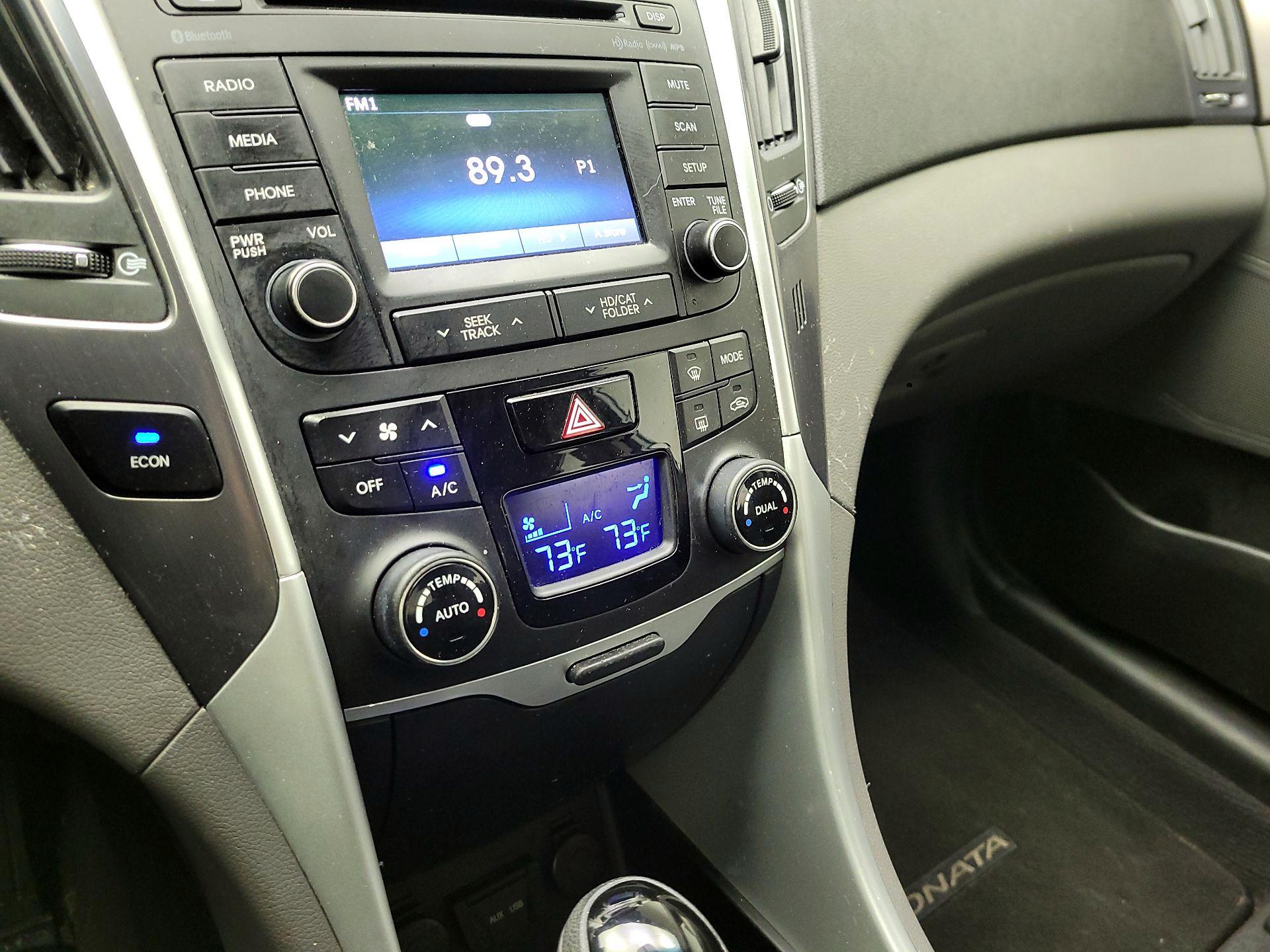 Thumbnail: 2015 Hyundai Sonata - 16