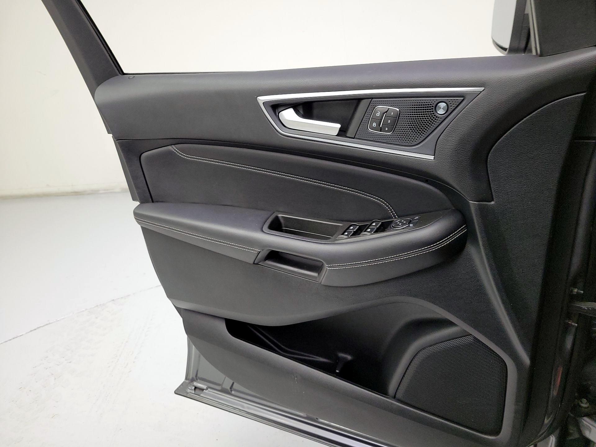 Thumbnail: 2022 Ford Edge - 12