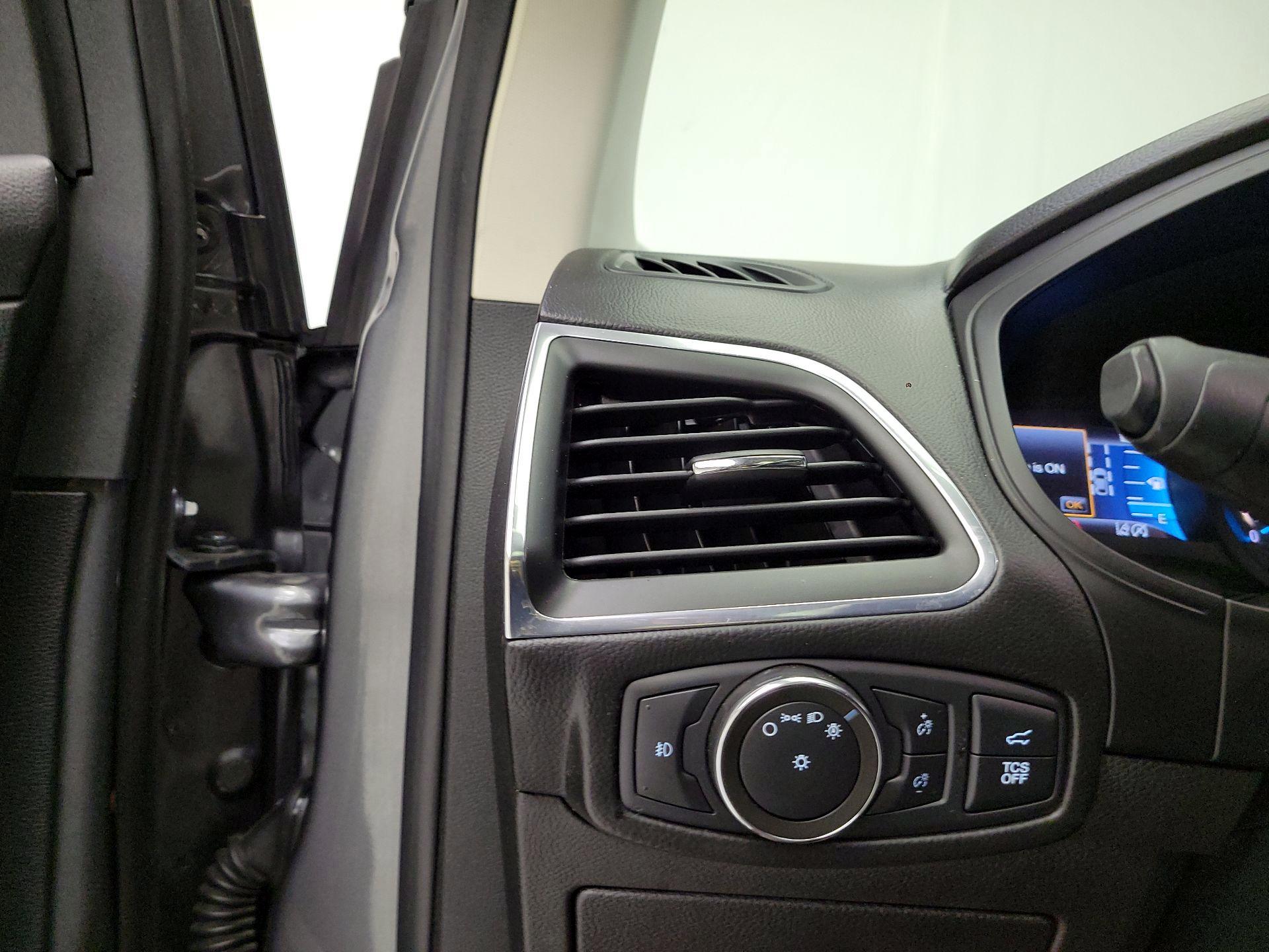 Thumbnail: 2022 Ford Edge - 13