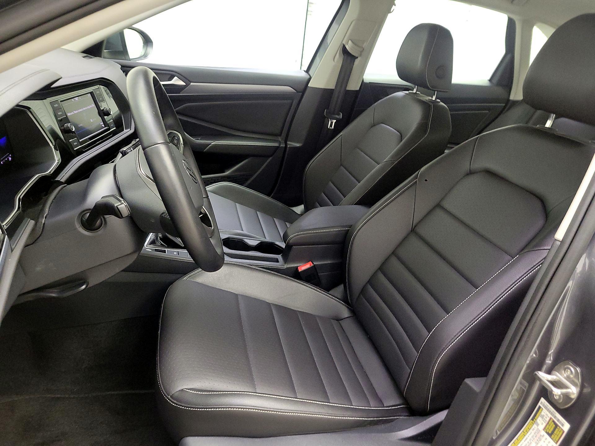 Thumbnail: 2024 Volkswagen Jetta - 11