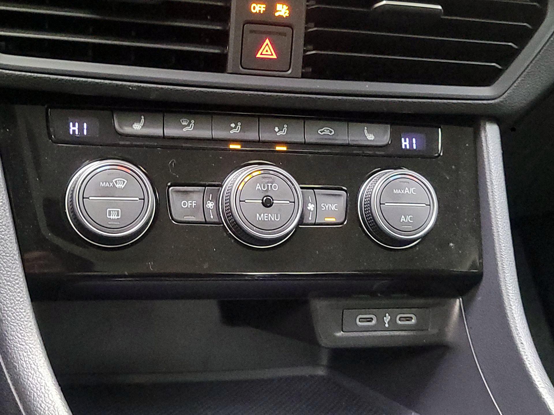 Thumbnail: 2024 Volkswagen Jetta - 16