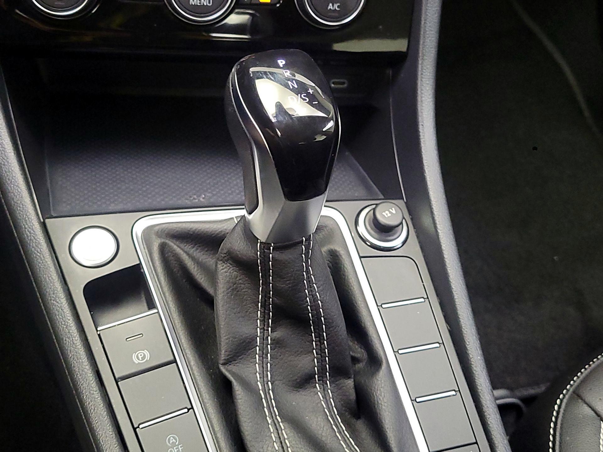 Thumbnail: 2024 Volkswagen Jetta - 17