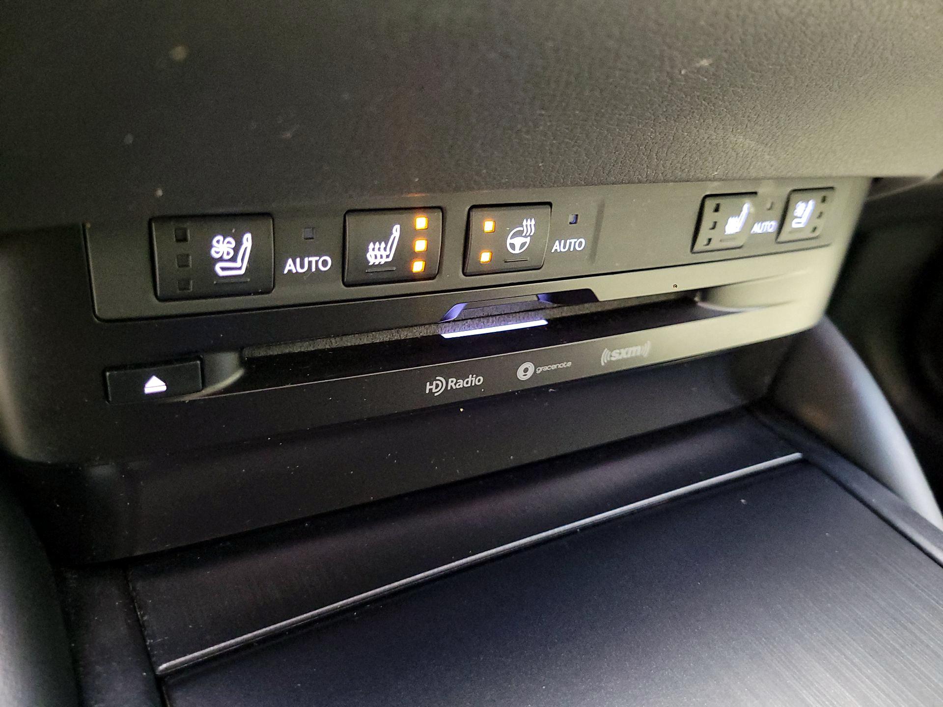 Thumbnail: 2022 Lexus ES - 16