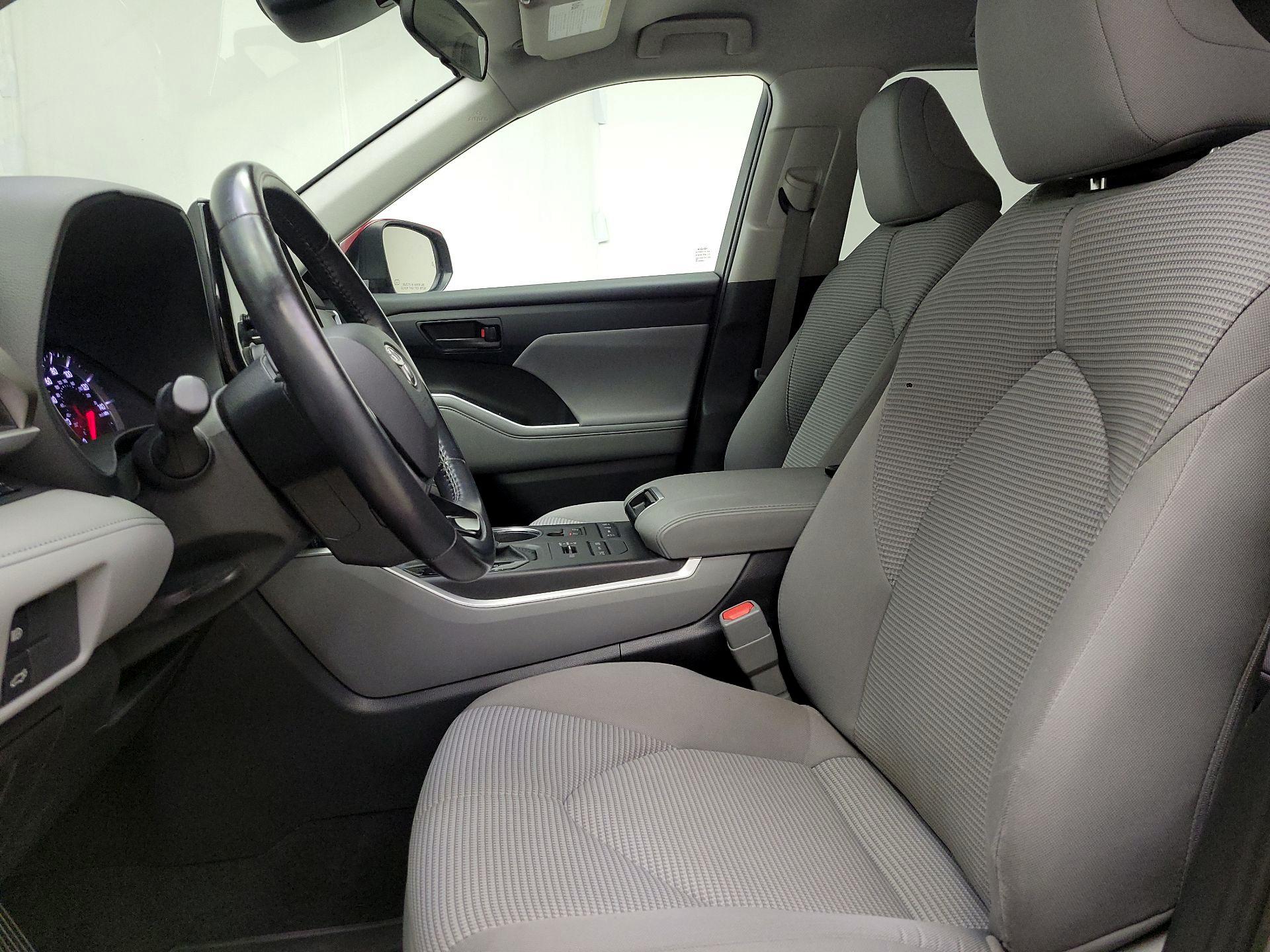 Thumbnail: 2021 Toyota Highlander - 11