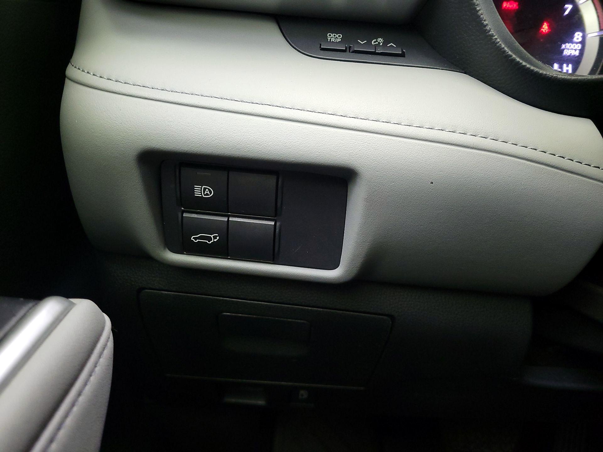 Thumbnail: 2021 Toyota Highlander - 13