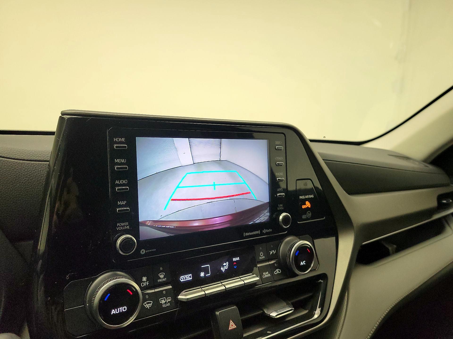 Thumbnail: 2021 Toyota Highlander - 15