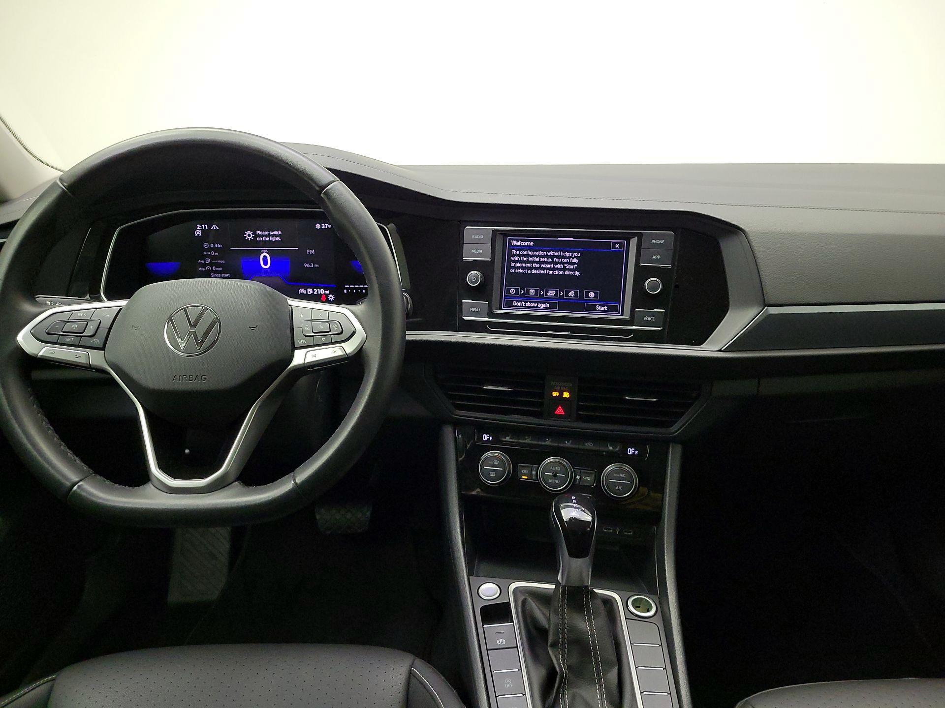 Thumbnail: 2024 Volkswagen Jetta - 9