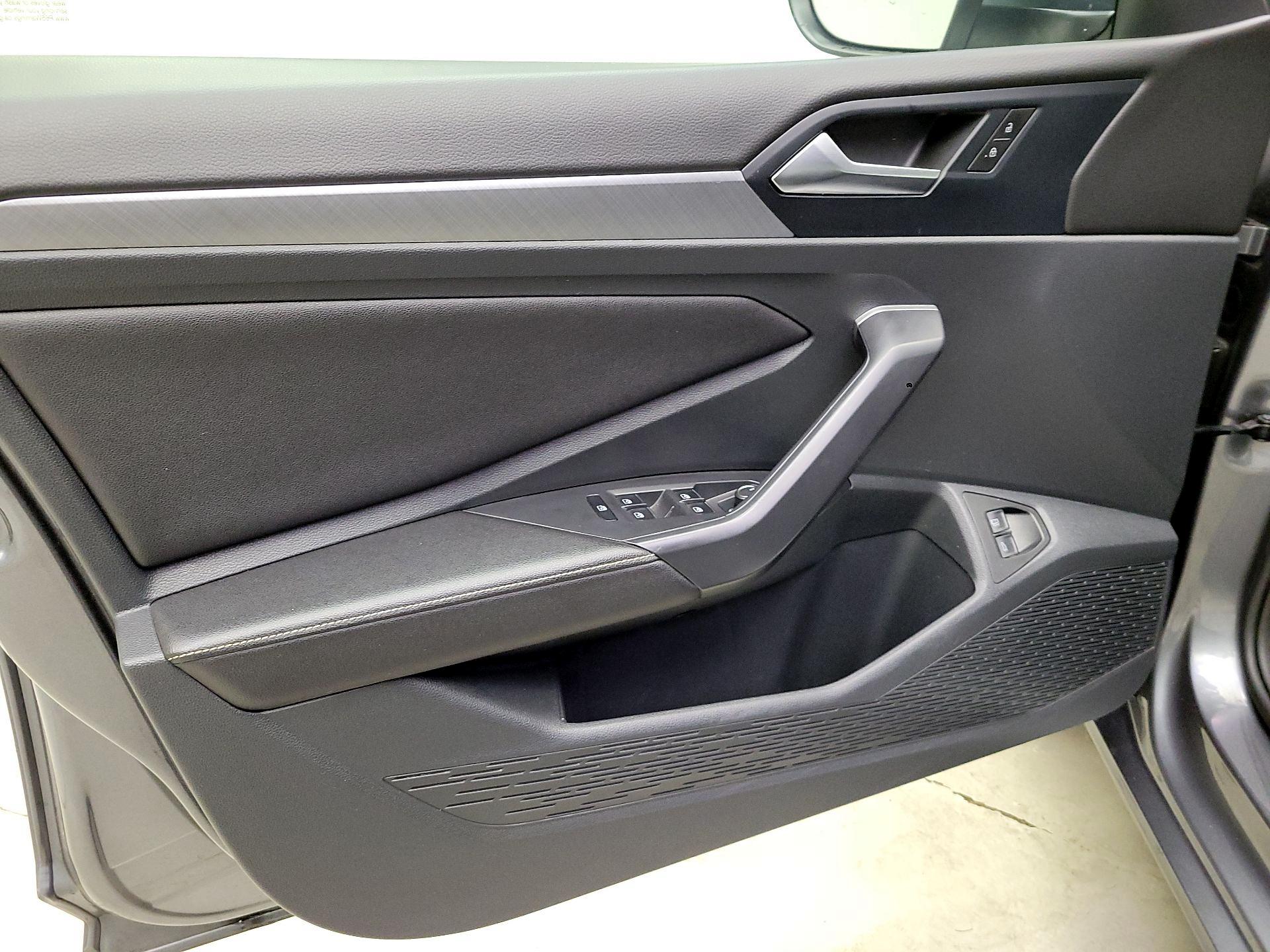 Thumbnail: 2024 Volkswagen Jetta - 12